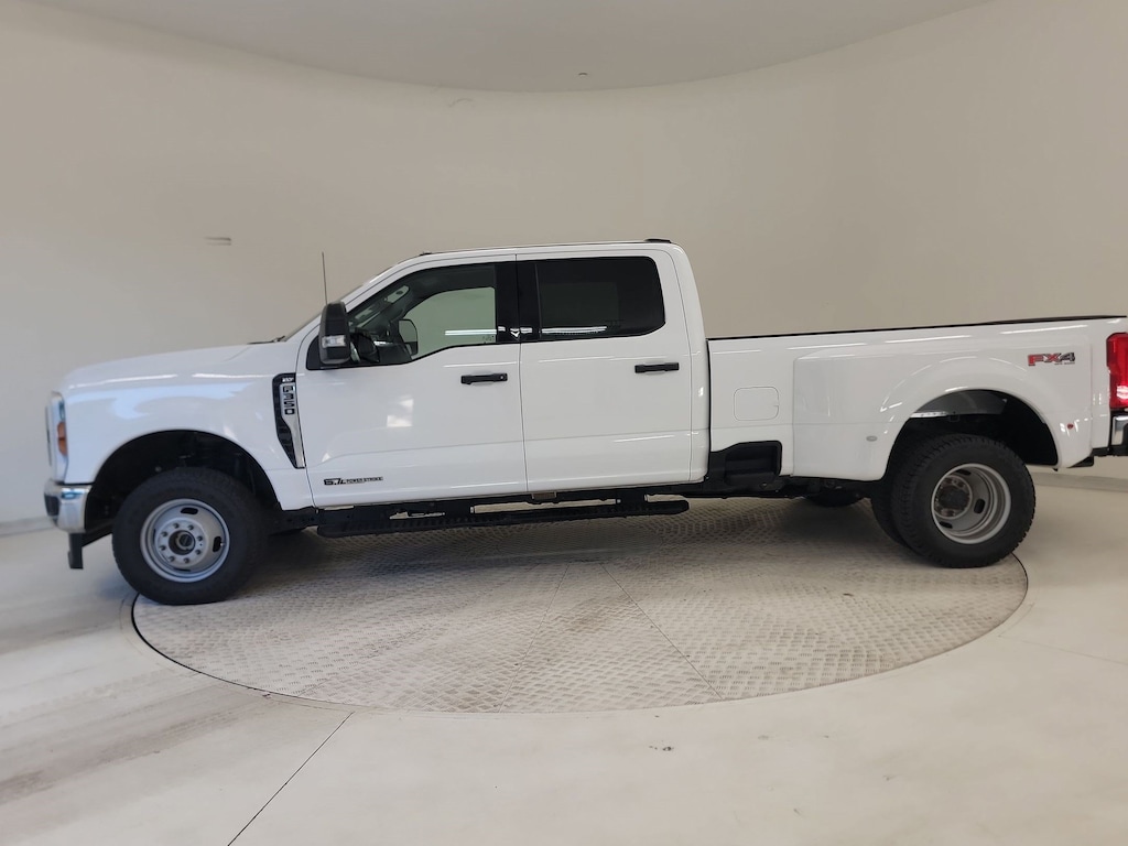 Certified 2025 Ford F-350 XLT Truck Crew Cab