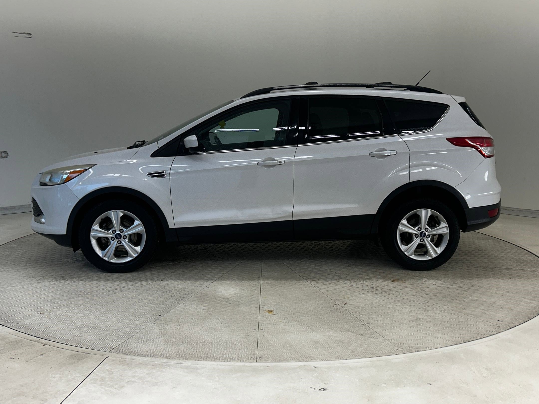 2014 Ford Escape SE photo 2