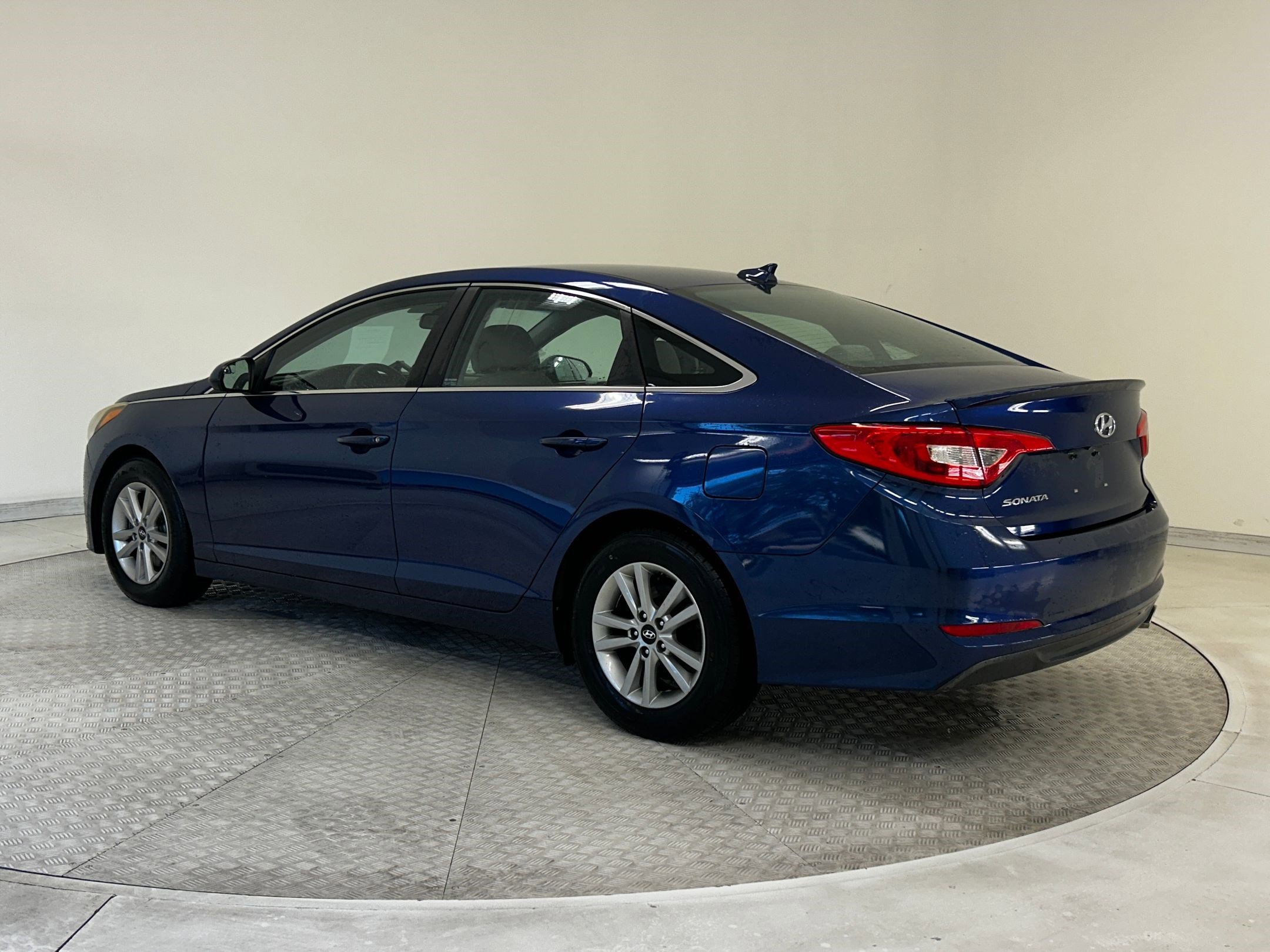 2016 Hyundai Sonata SE photo 2