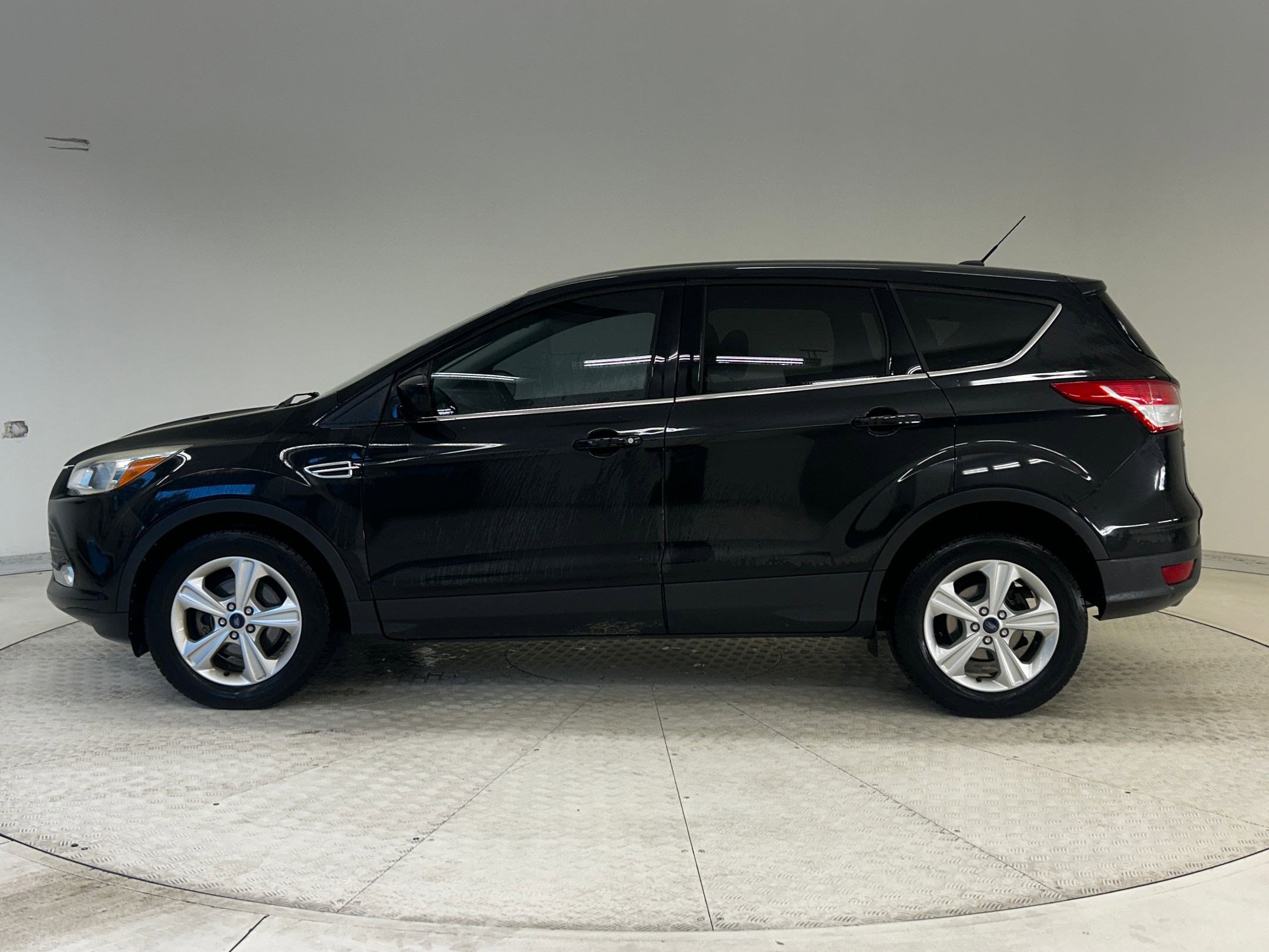 2015 Ford Escape SE photo 2