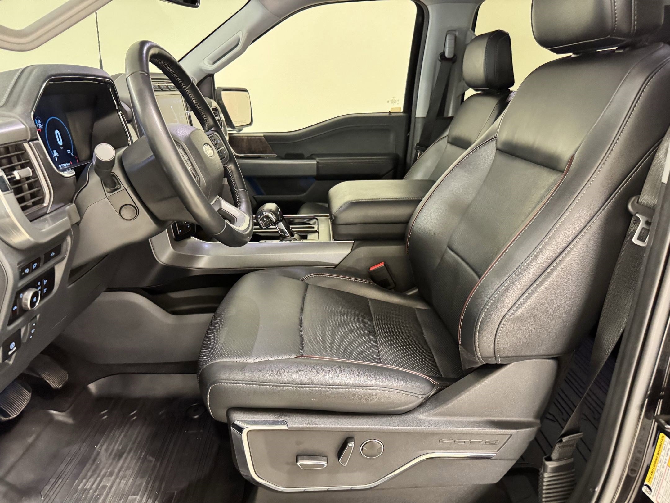2023 Ford F-150 Lariat photo 3