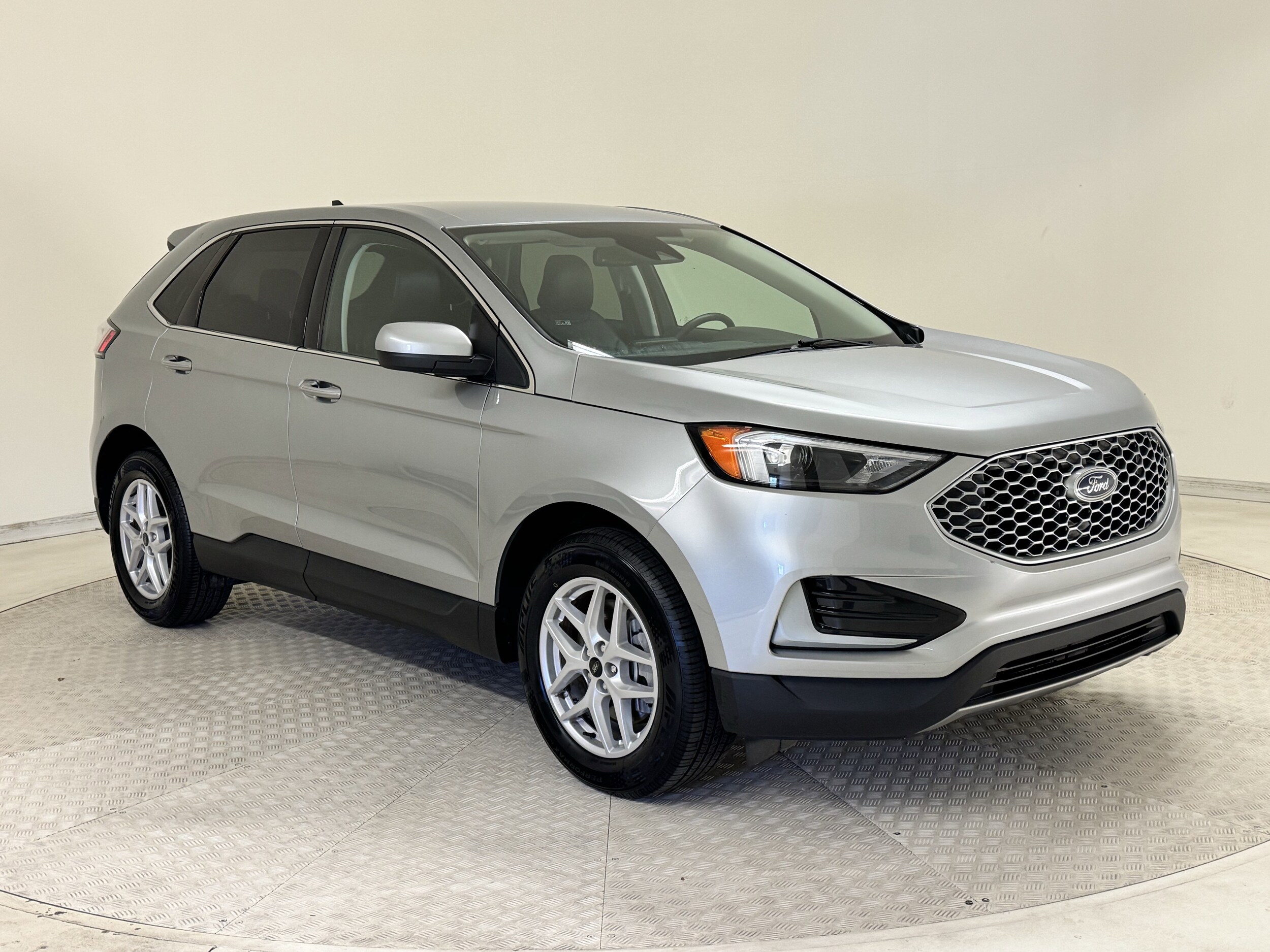 2024 Ford Edge SEL photo 3