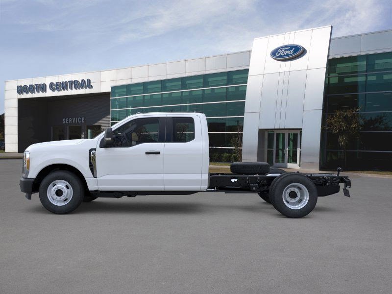 2026 Ford F-350 XL photo 3