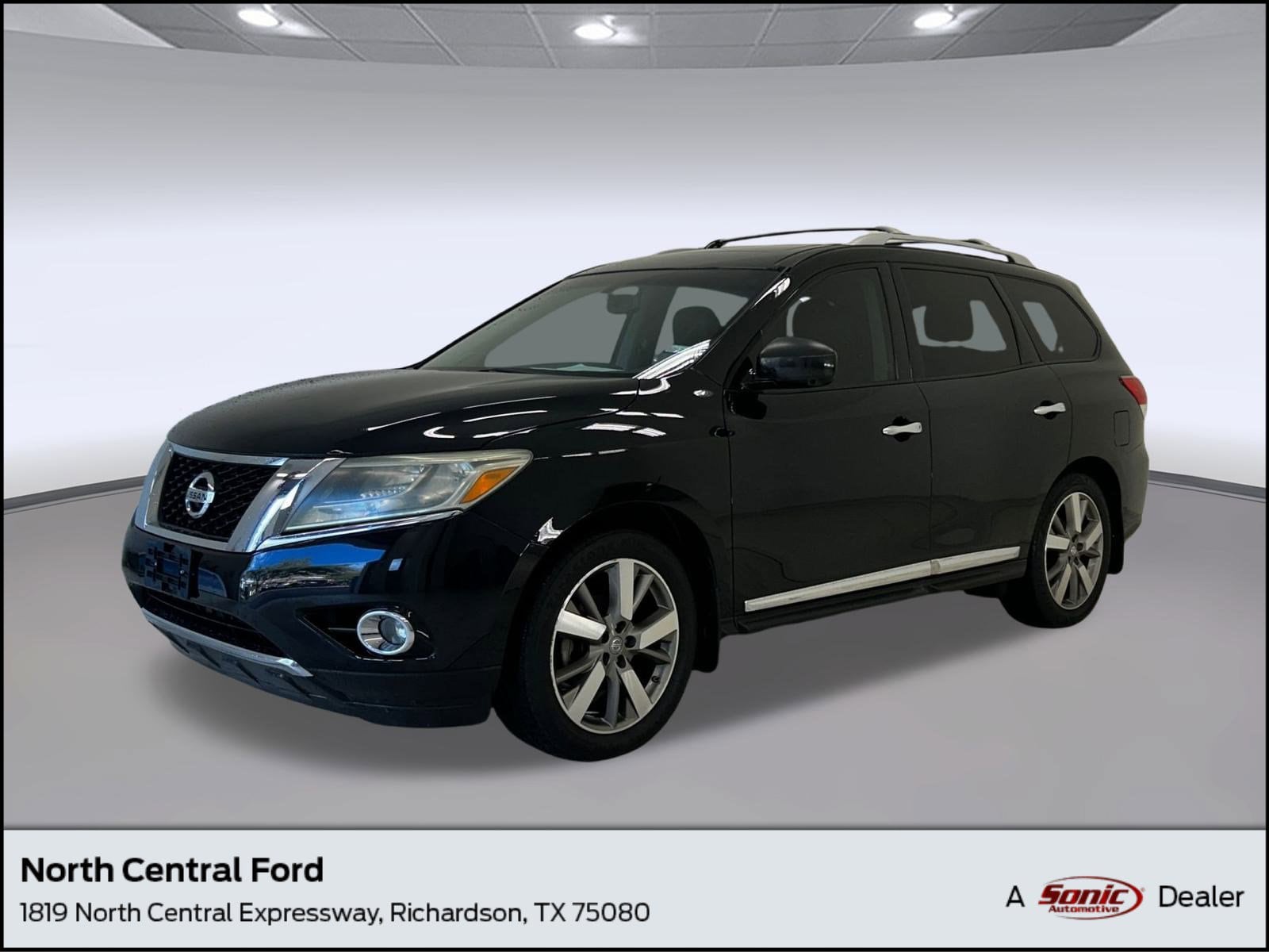2015 Nissan Pathfinder Platinum's photo