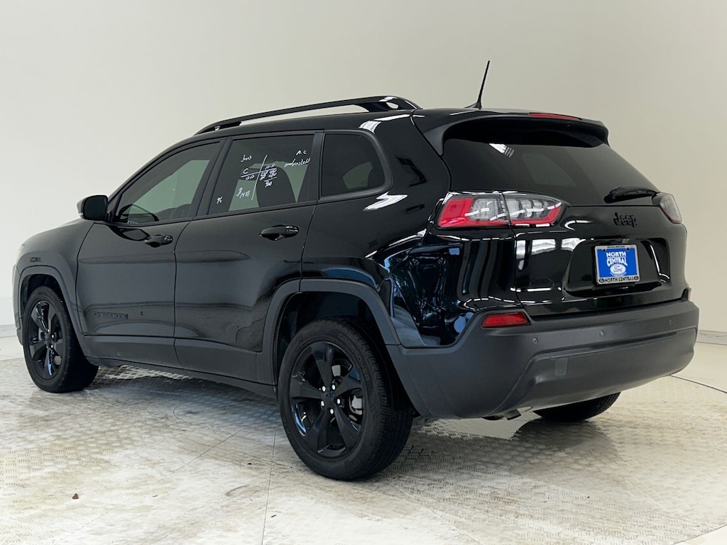 Used 2021 Jeep Cherokee Altitude SUV