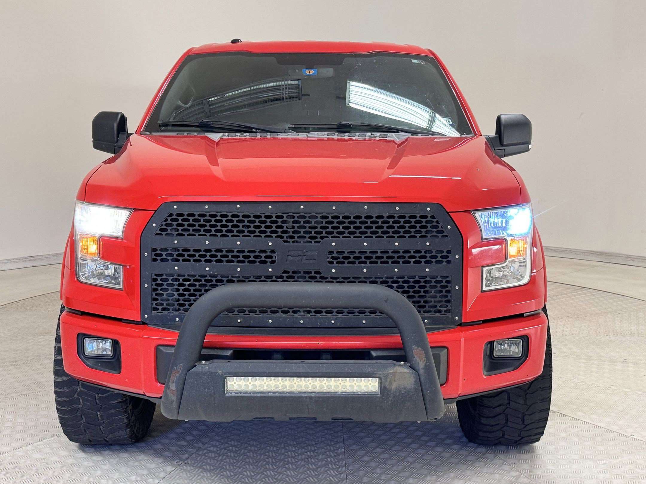 2015 Ford F-150 XLT photo 2