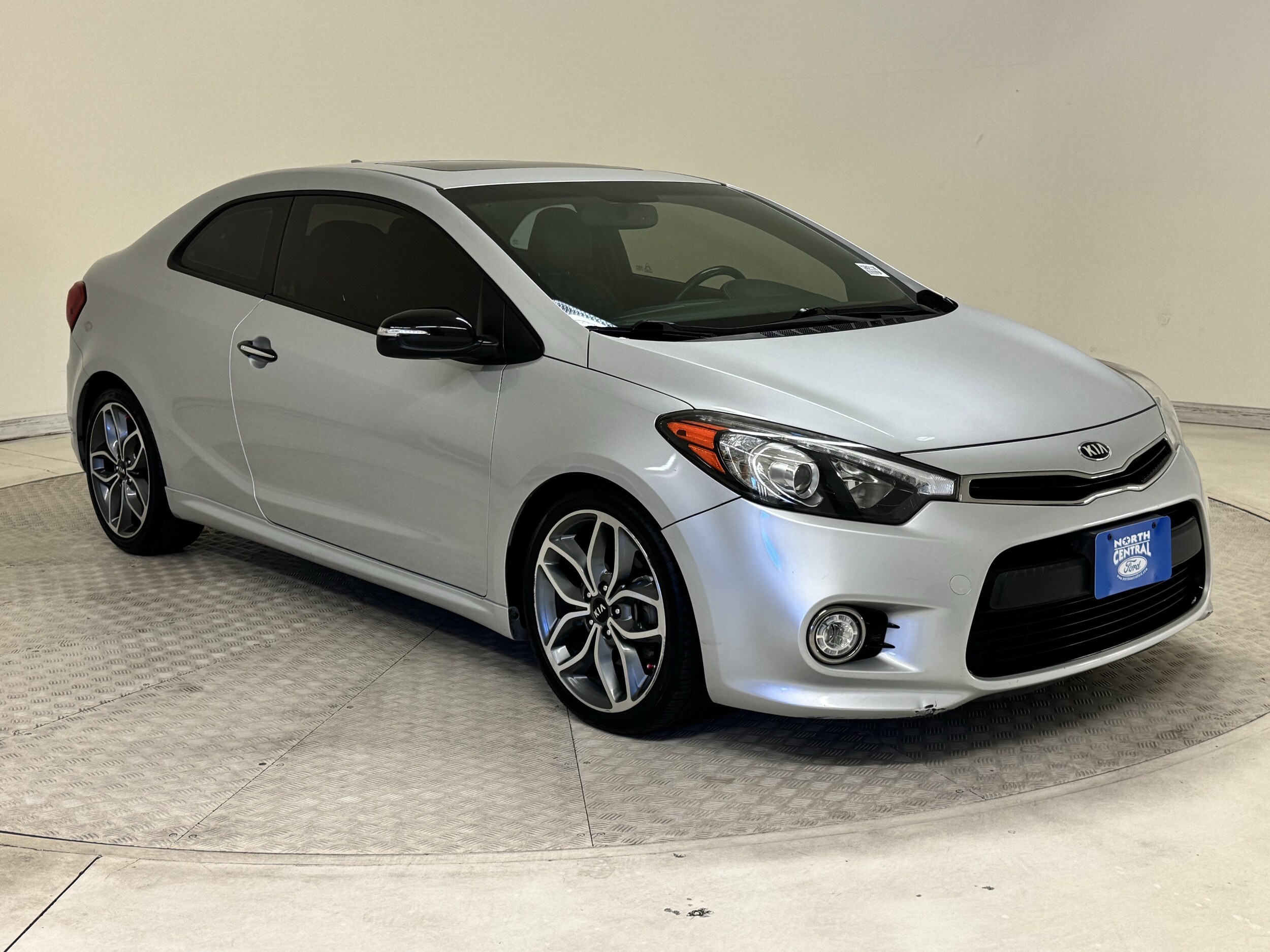 2016 Kia Forte Koup SX photo 2