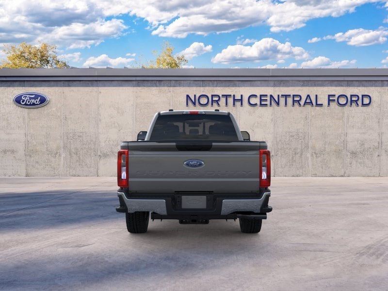 F-350 F-350&reg; XLT Truck Crew Cab