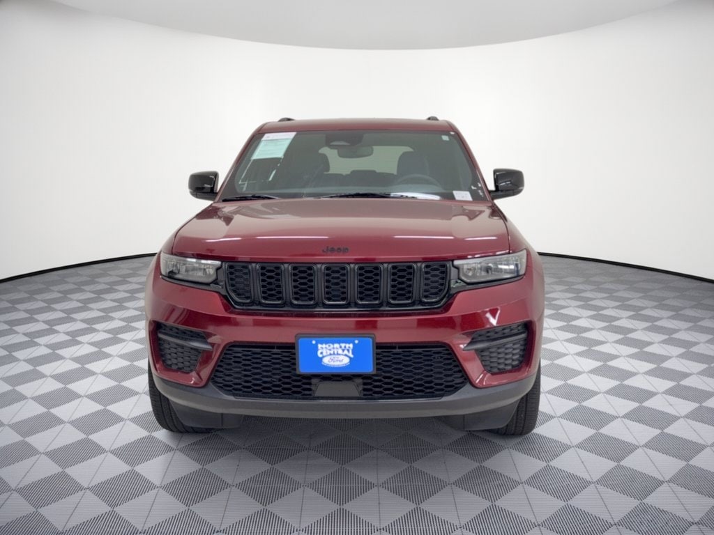 Used 2023 Jeep Grand Cherokee Altitude SUV