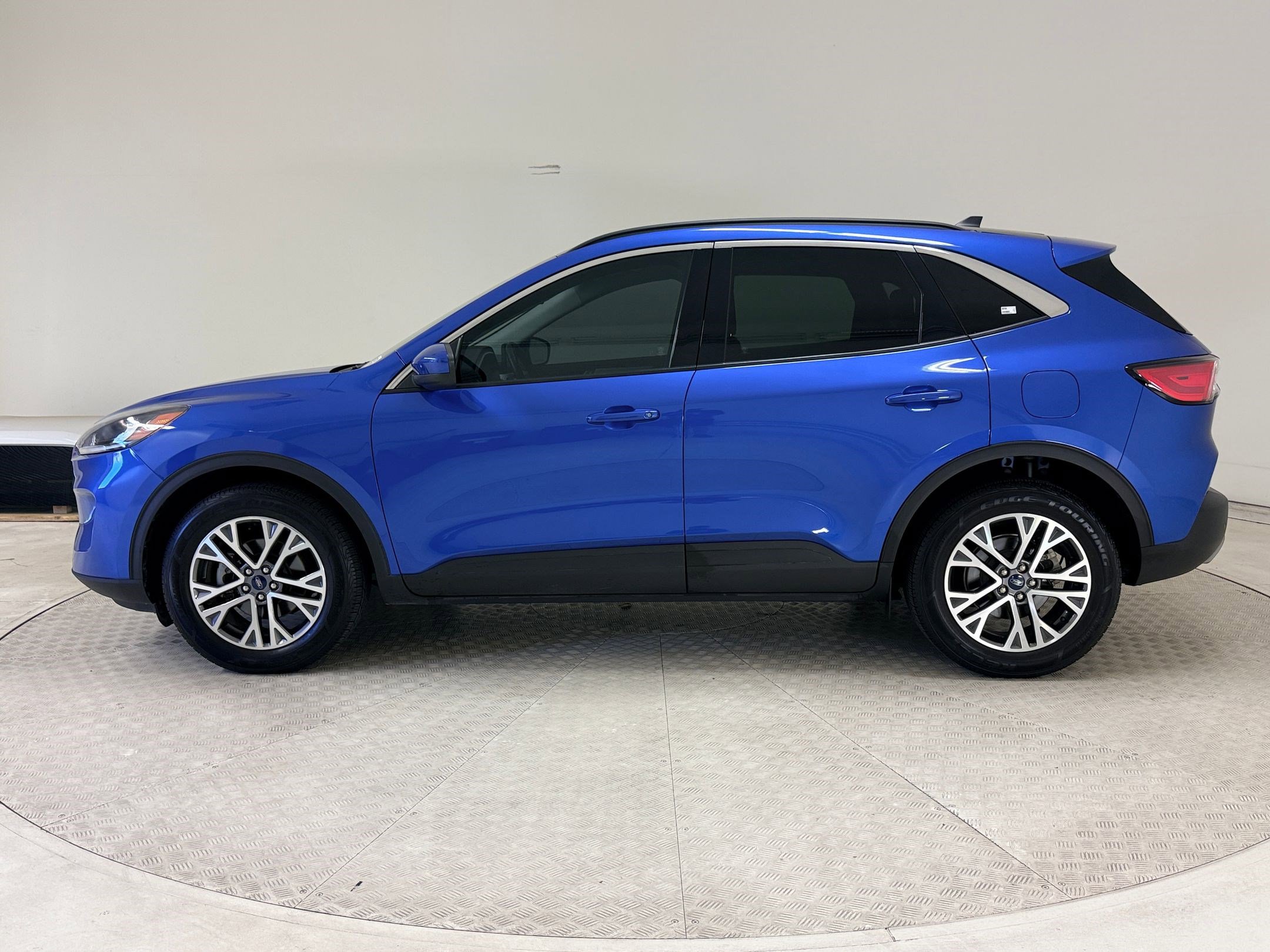 2021 Ford Escape SEL photo 2