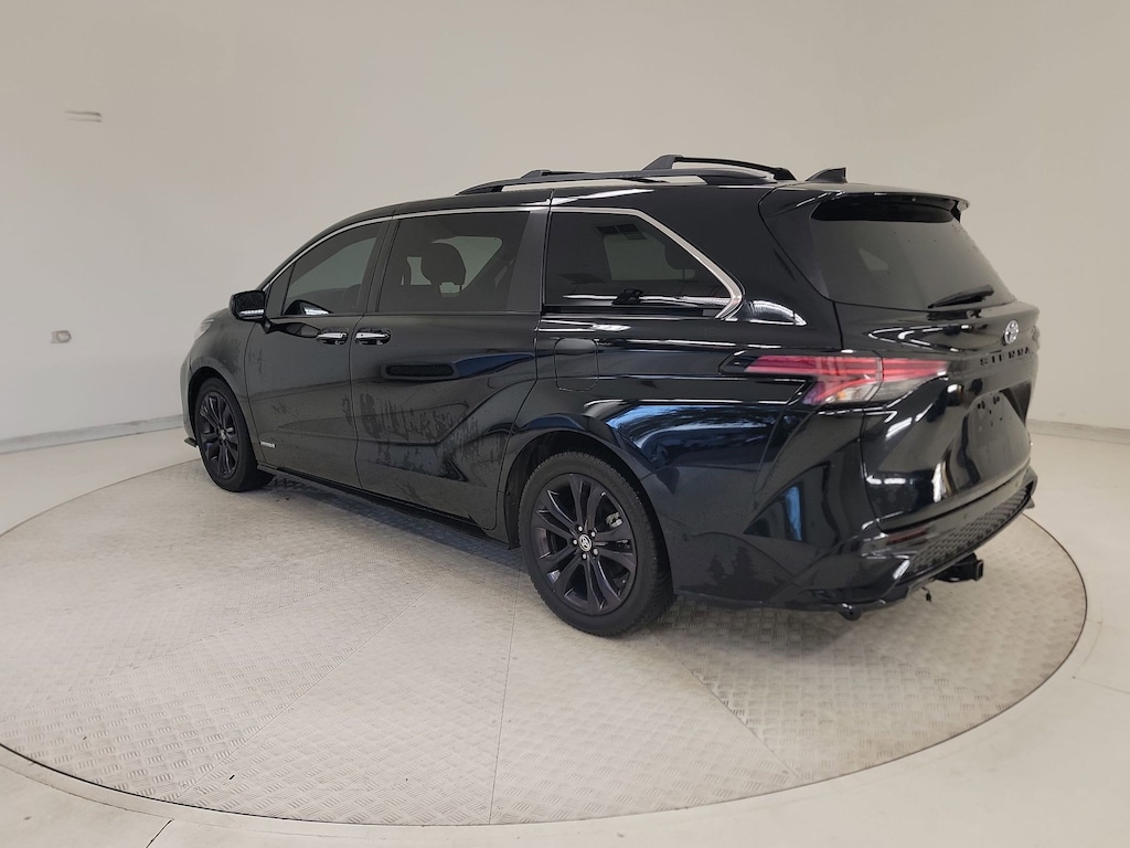 Used 2021 Toyota Sienna XSE Van