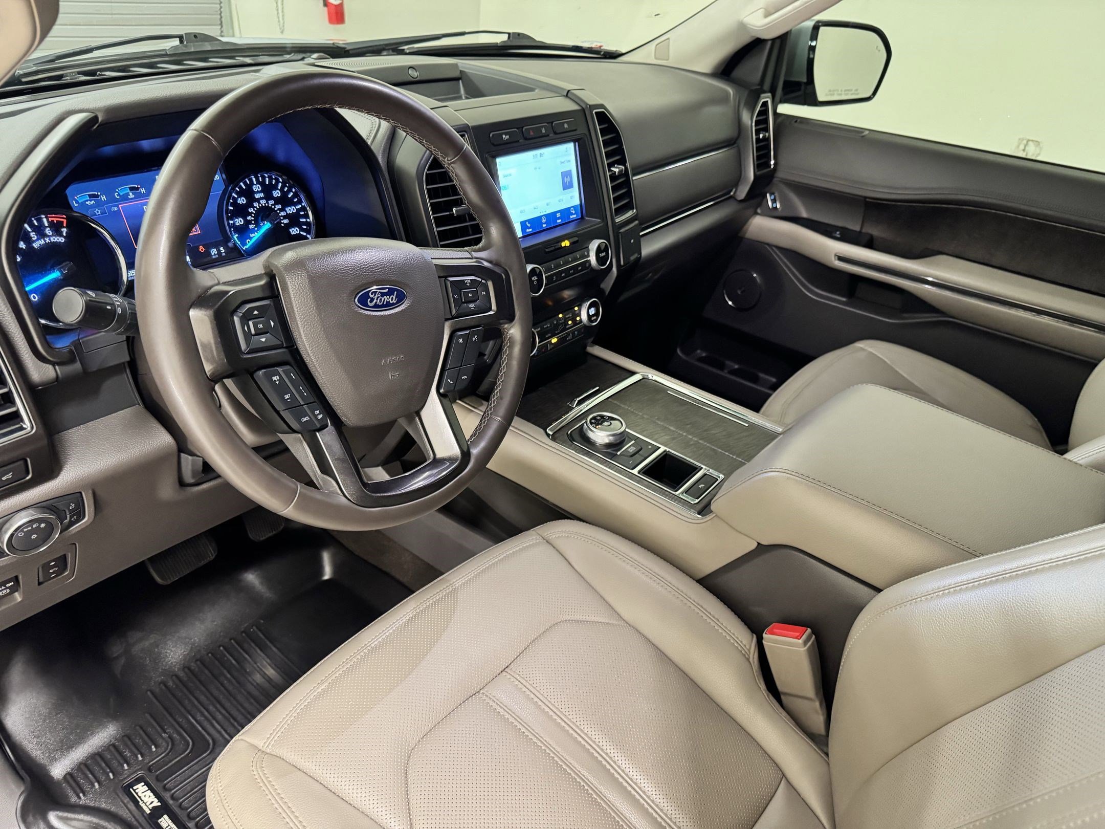 2021 Ford Expedition Limited photo 2