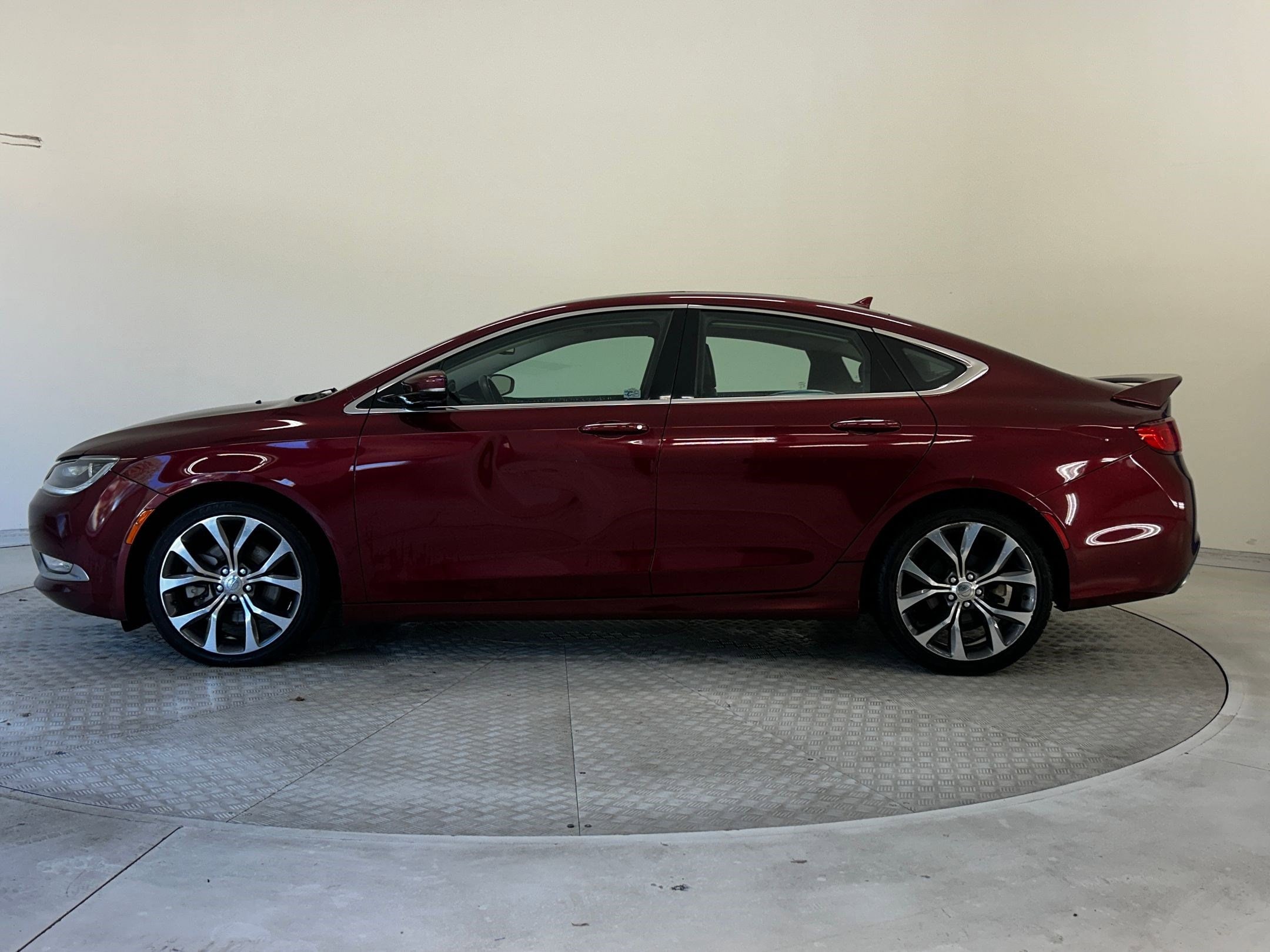 Used 2015 Chrysler 200 C with VIN 1C3CCCCG3FN553286 for sale in Richardson, TX
