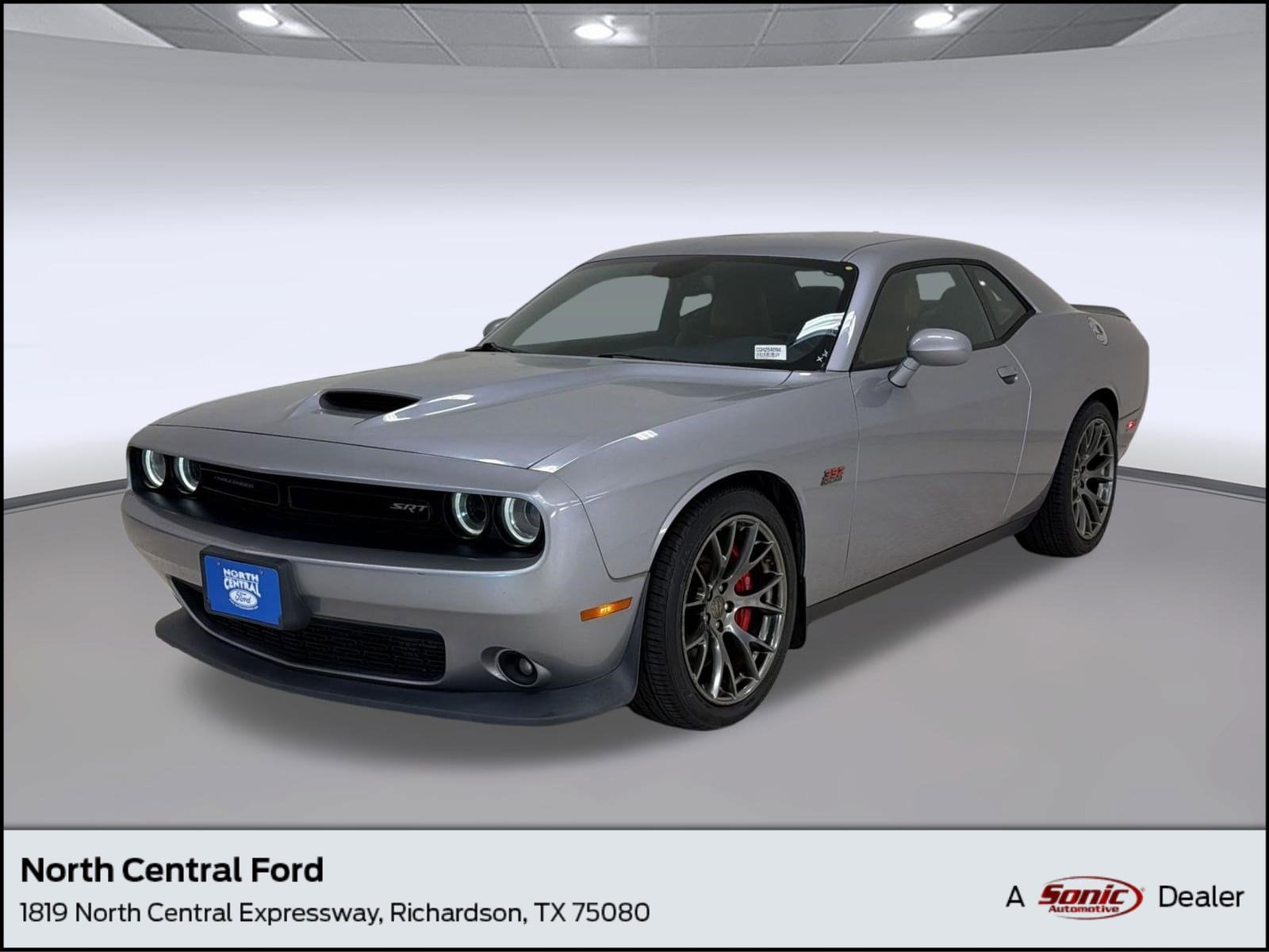 2016 Dodge Challenger SRT 392's photo