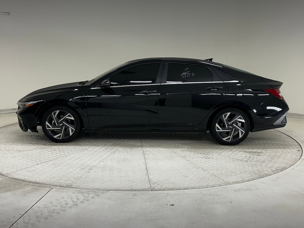 Used 2025 Hyundai Elantra Limited Sedan