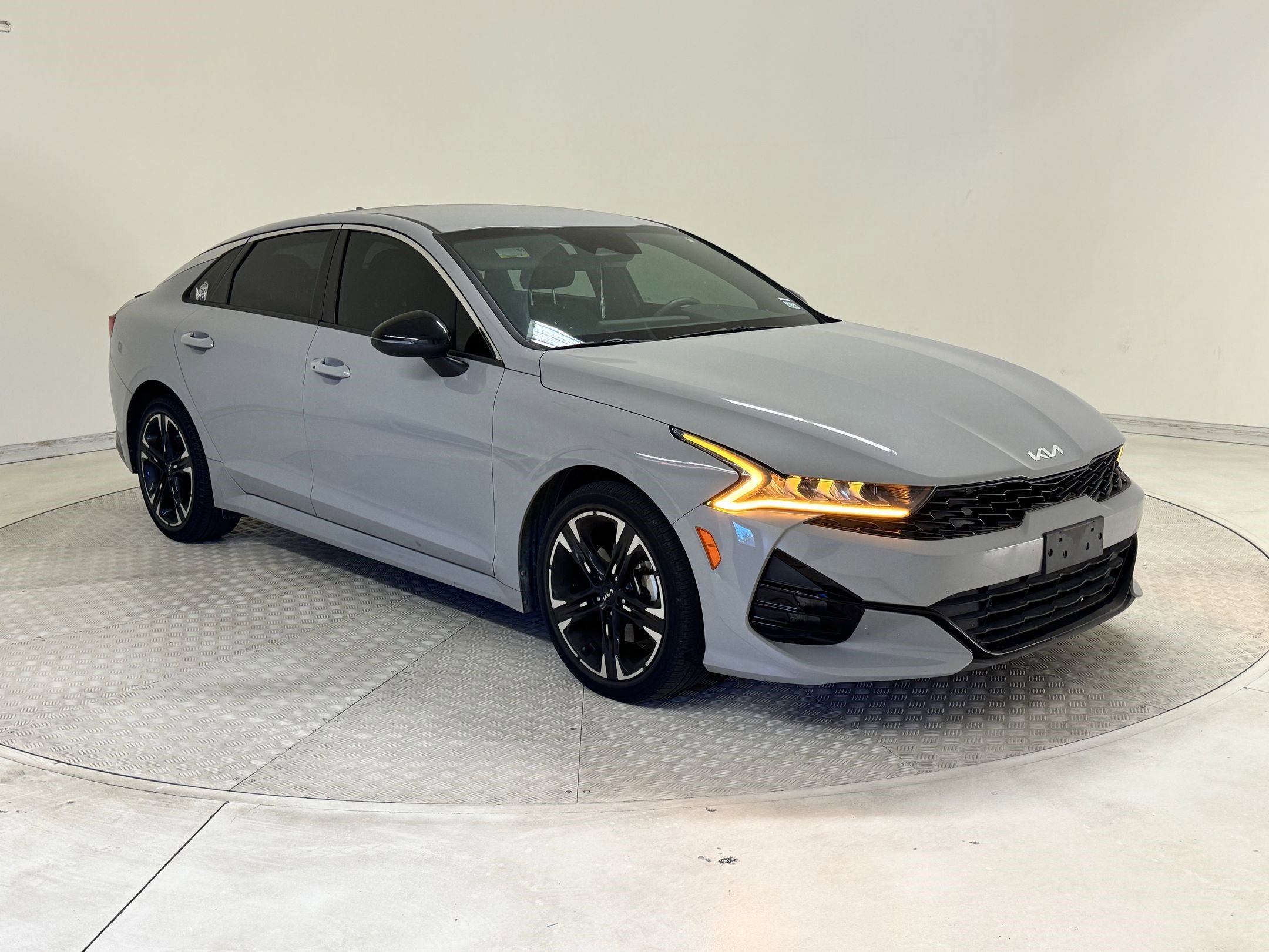 2022 Kia K5 GT-Line photo 2