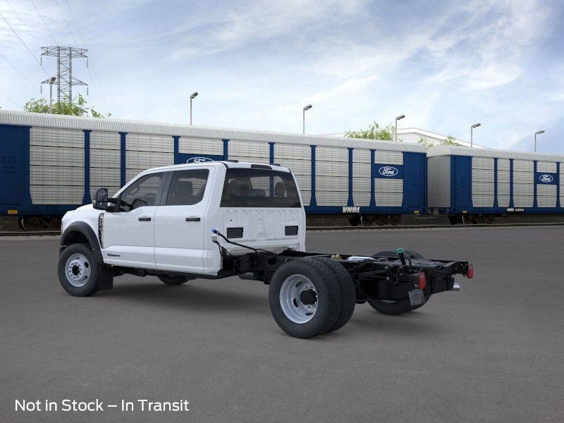F-450 Chassis Truck Crew Cab