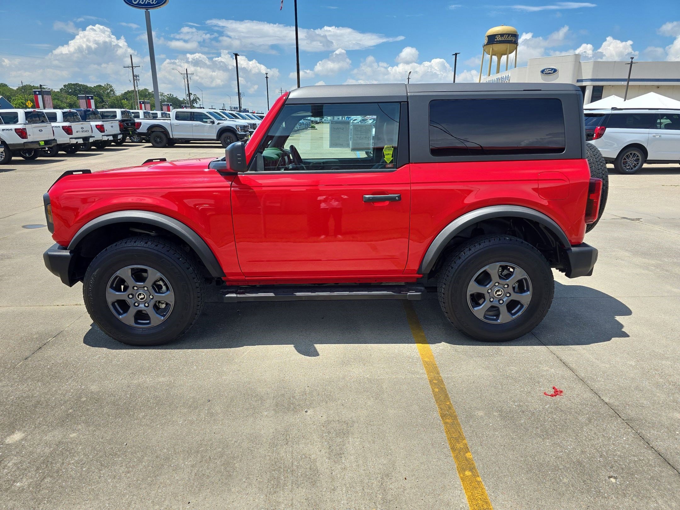 2024 Ford Bronco Big Bend photo 2