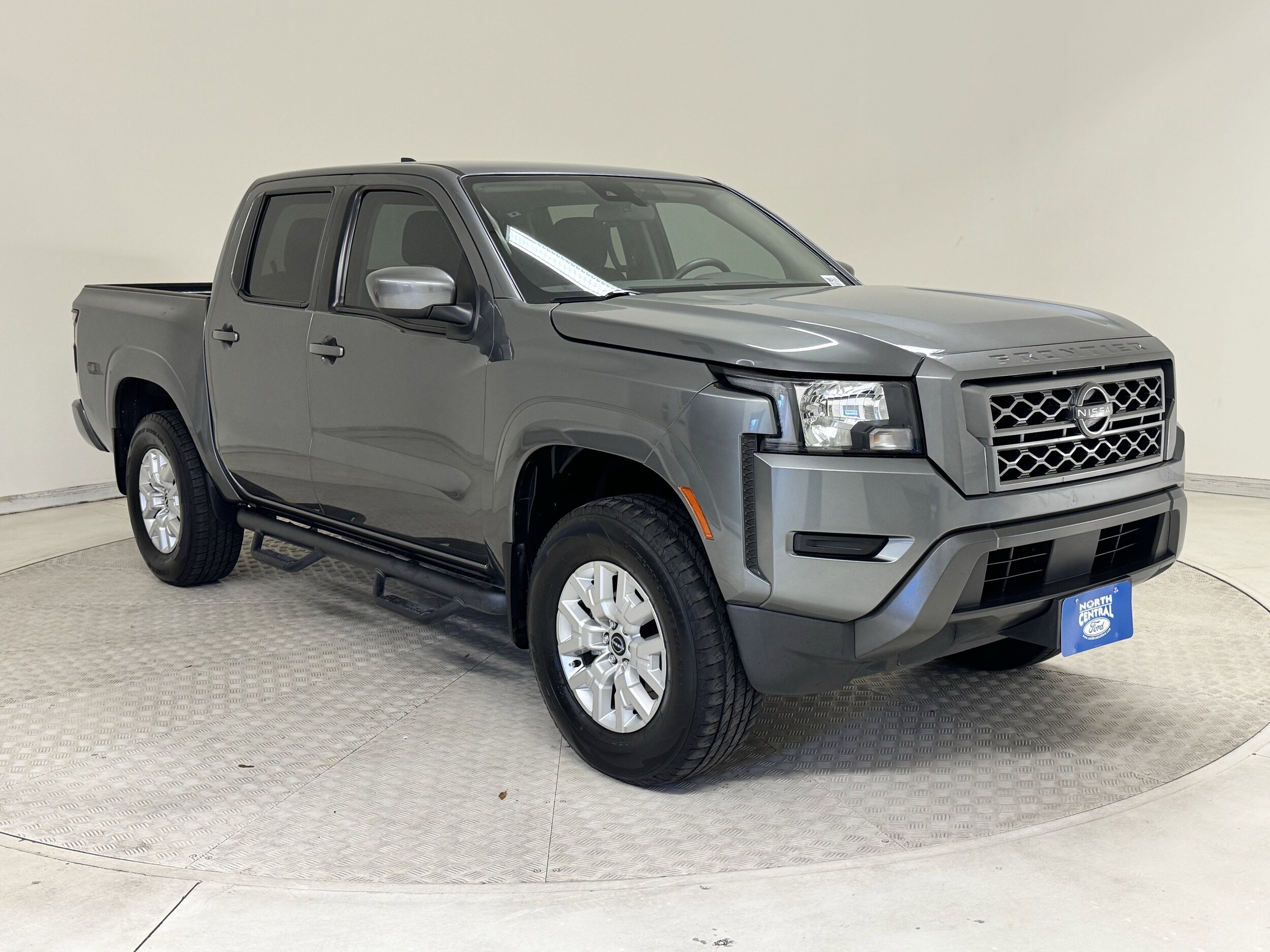 2022 Nissan Frontier SV photo 3