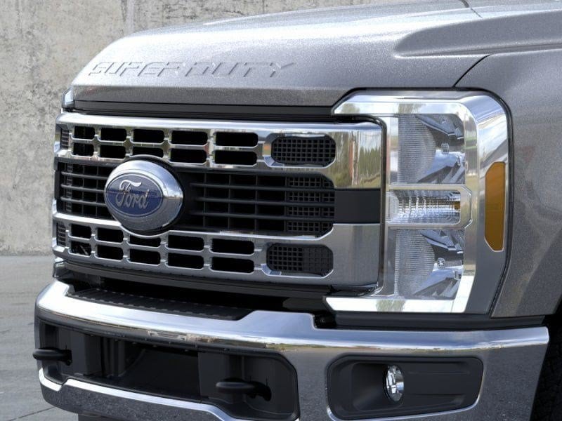 F-350 F-350&reg; XLT Truck Crew Cab