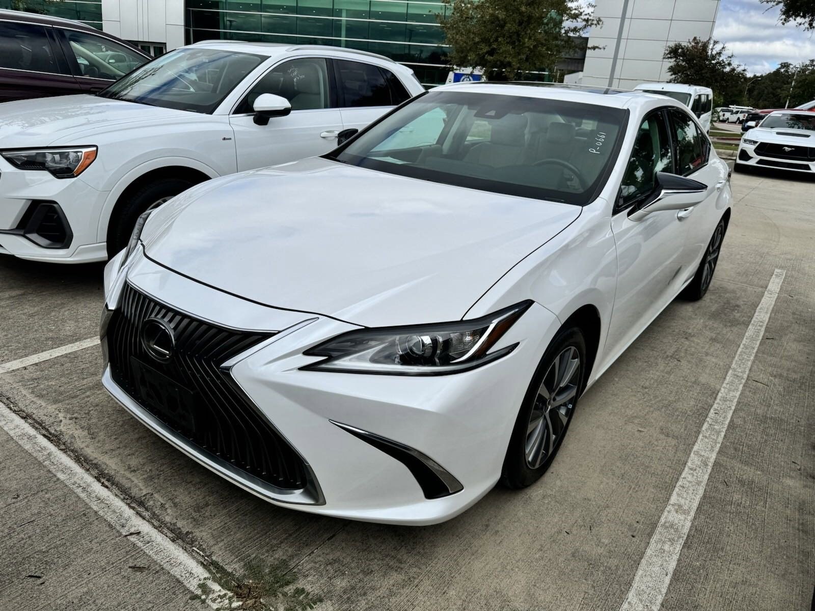 Used 2020 Lexus ES 350 with VIN 58ACZ1B10LU057623 for sale in Richardson, TX