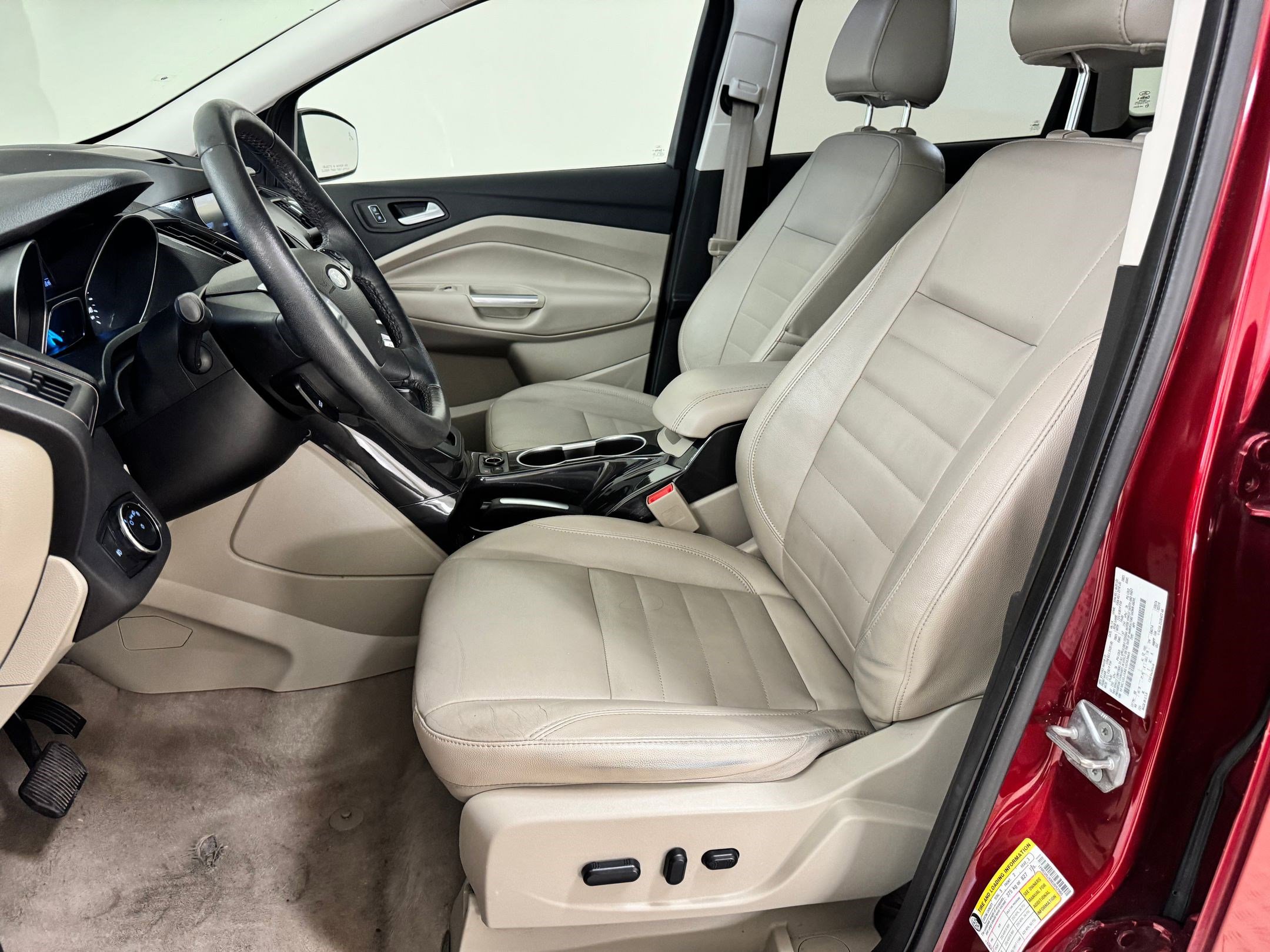 2014 Ford Escape Titanium photo 3