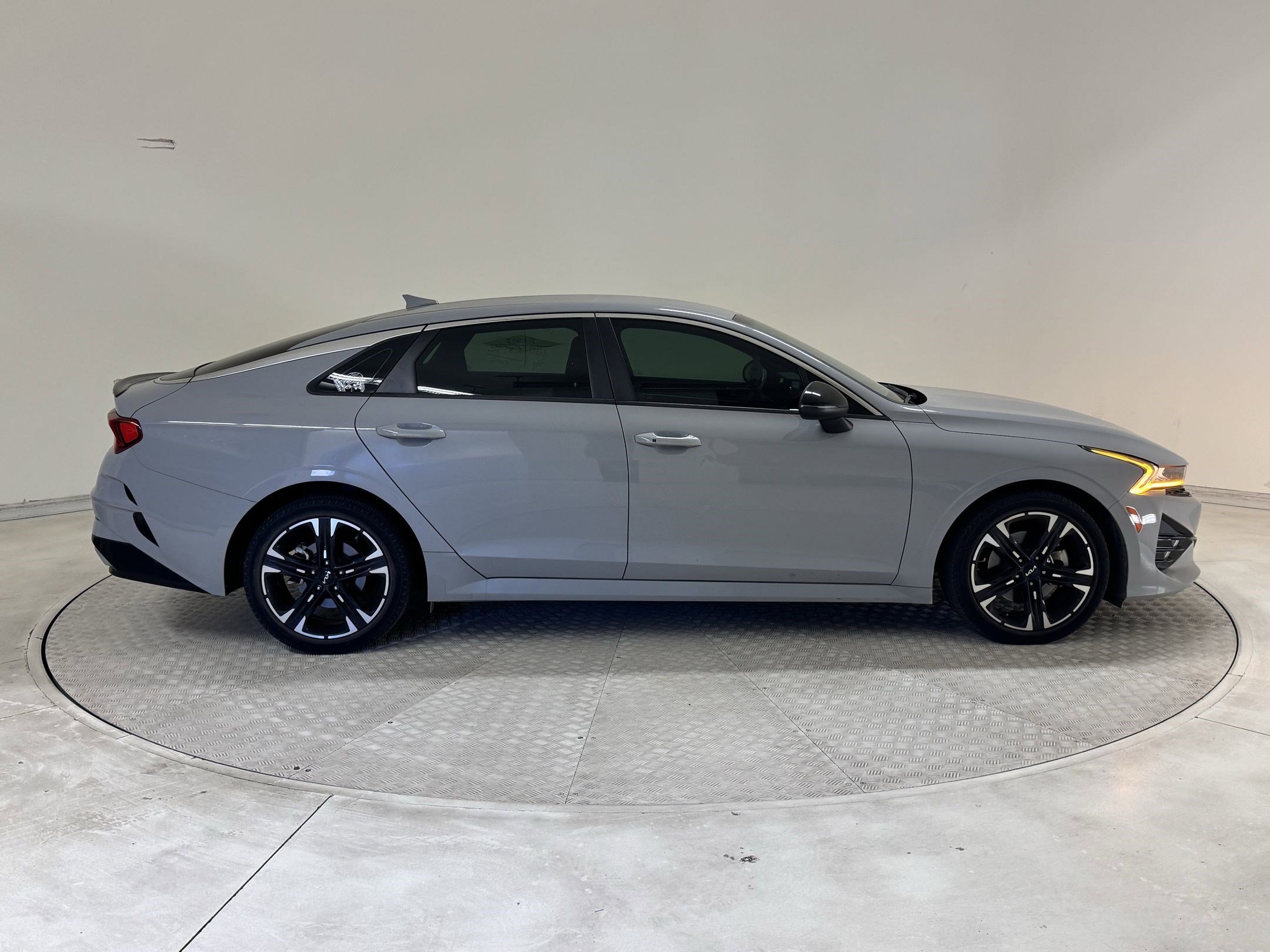 2022 Kia K5 GT-Line photo 3