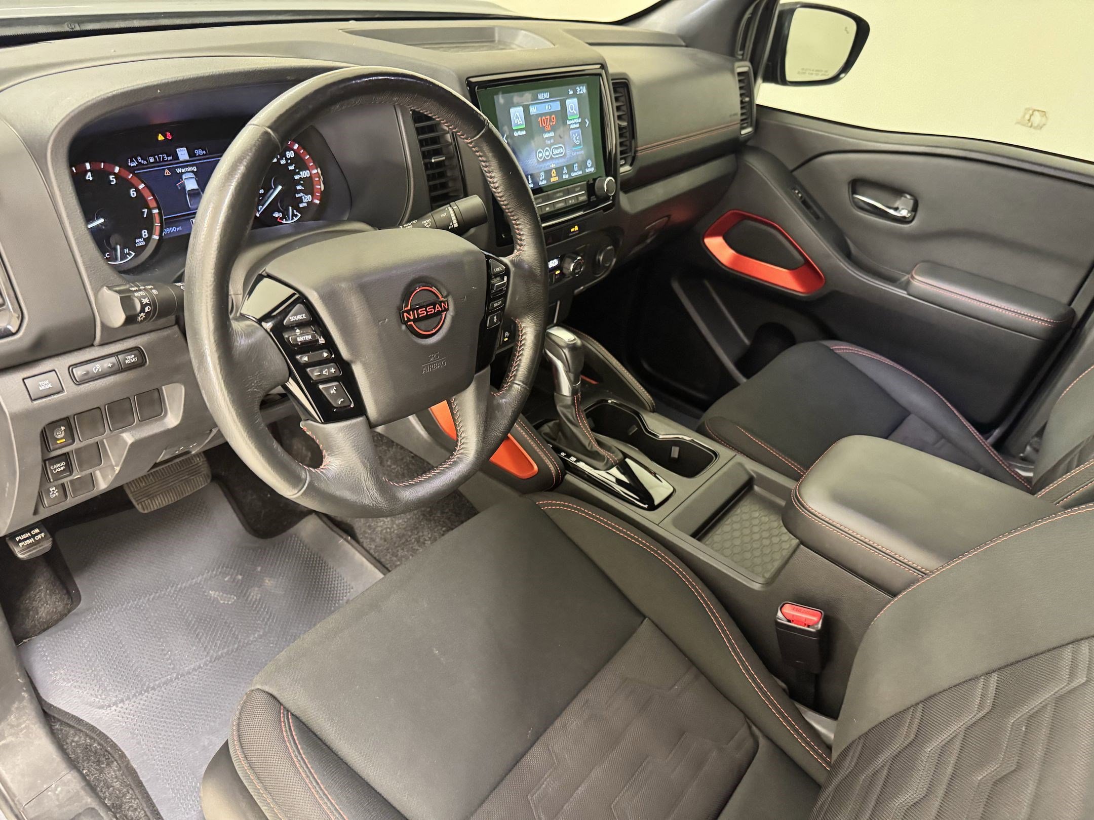 2023 Nissan Frontier PRO-X photo 2