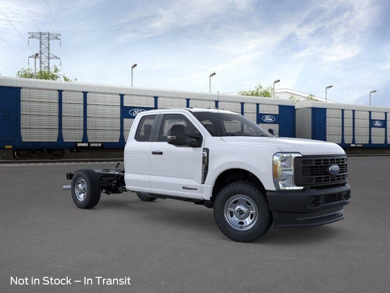F-350 Chassis Truck Super Cab