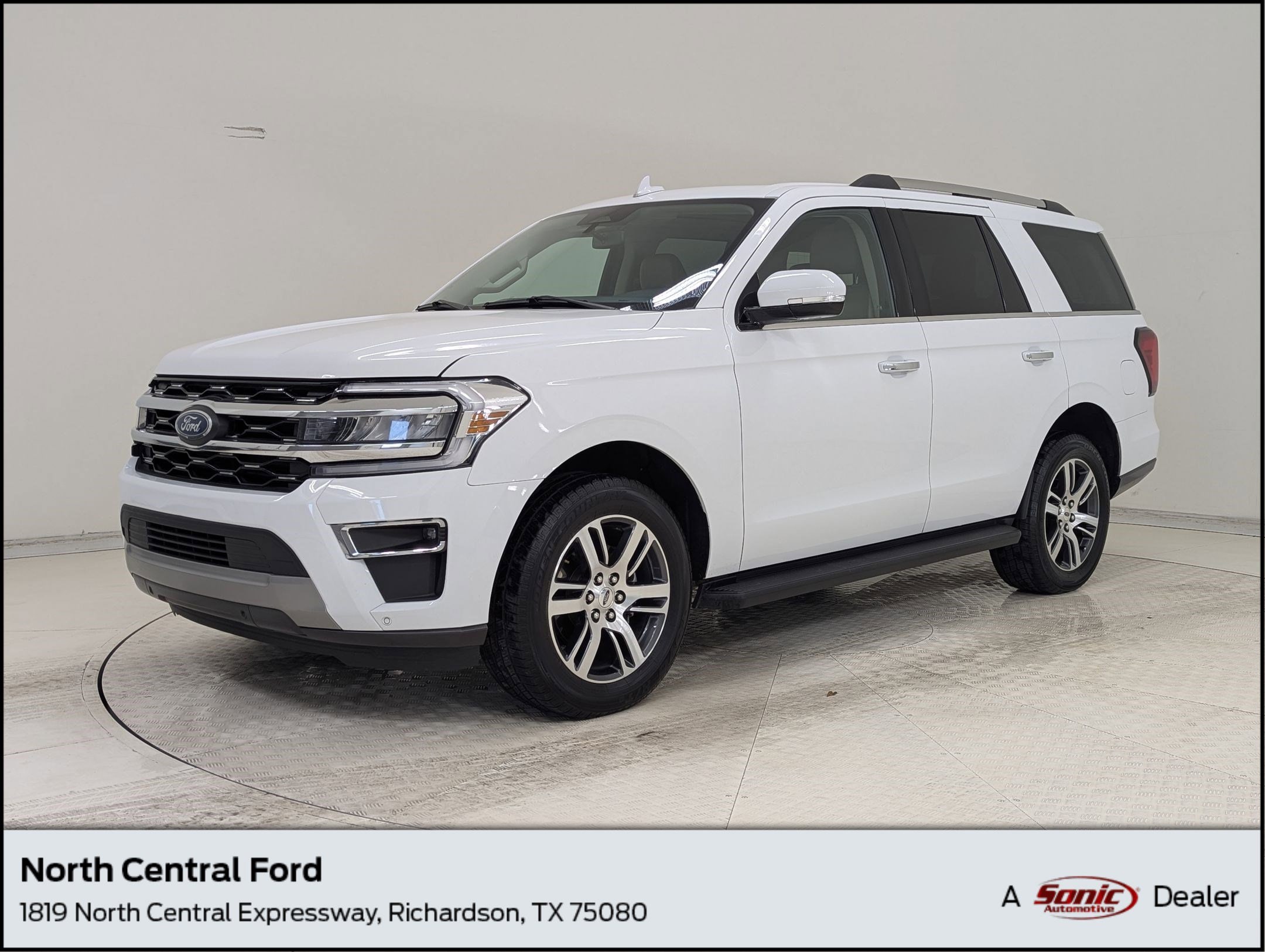 2024 Ford Expedition Limited's photo