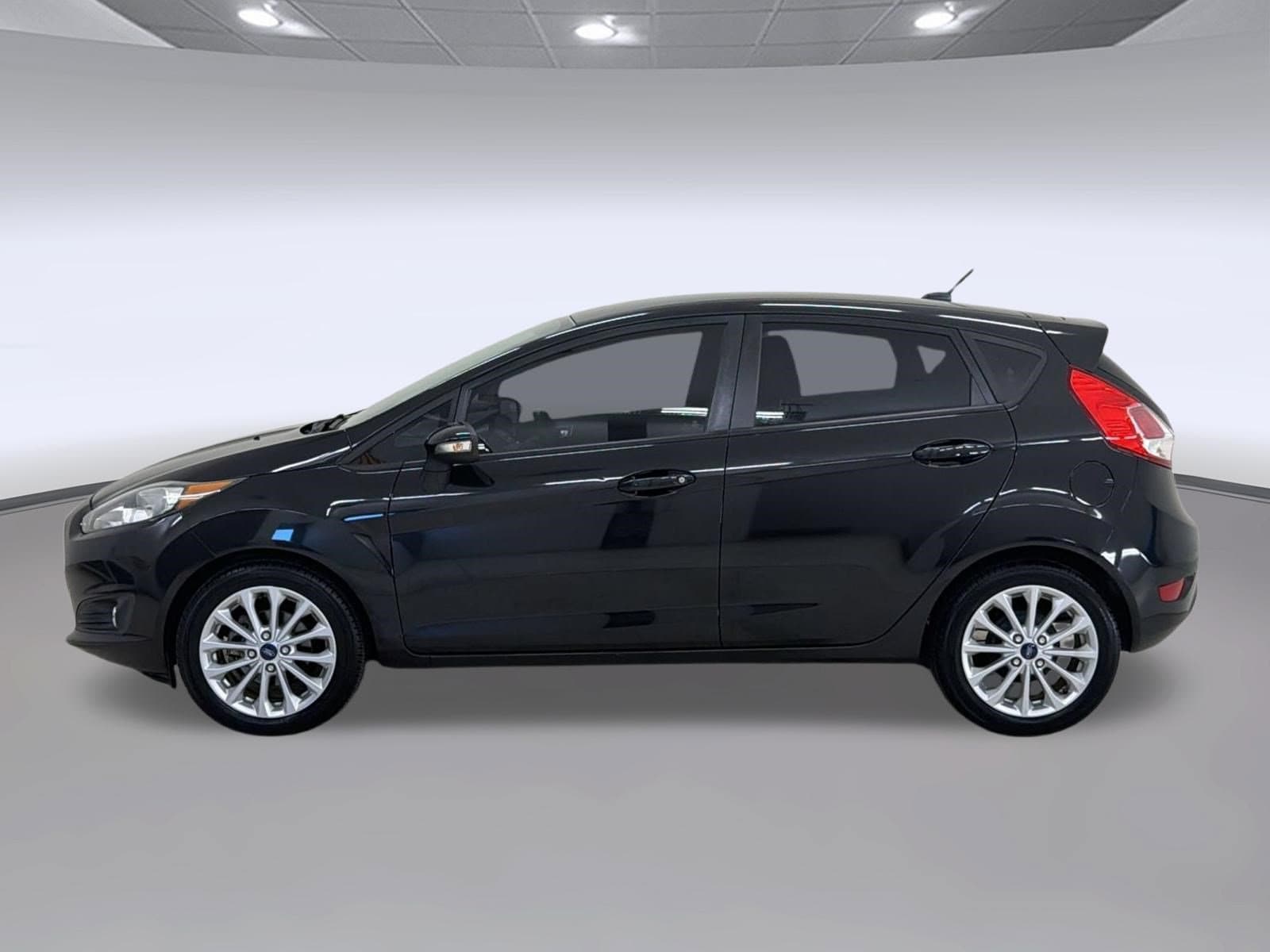 Used 2014 Ford Fiesta SE with VIN 3FADP4EJ5EM196890 for sale in Richardson, TX