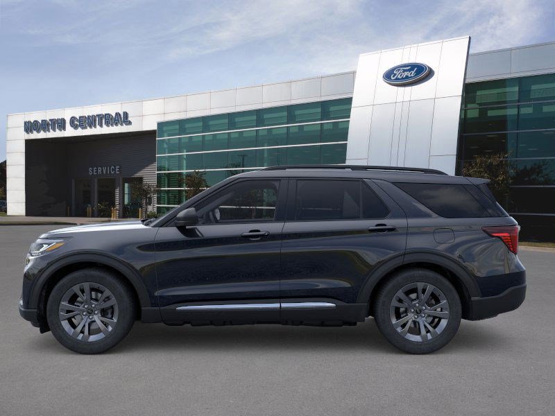 2025 Ford Explorer photo 2