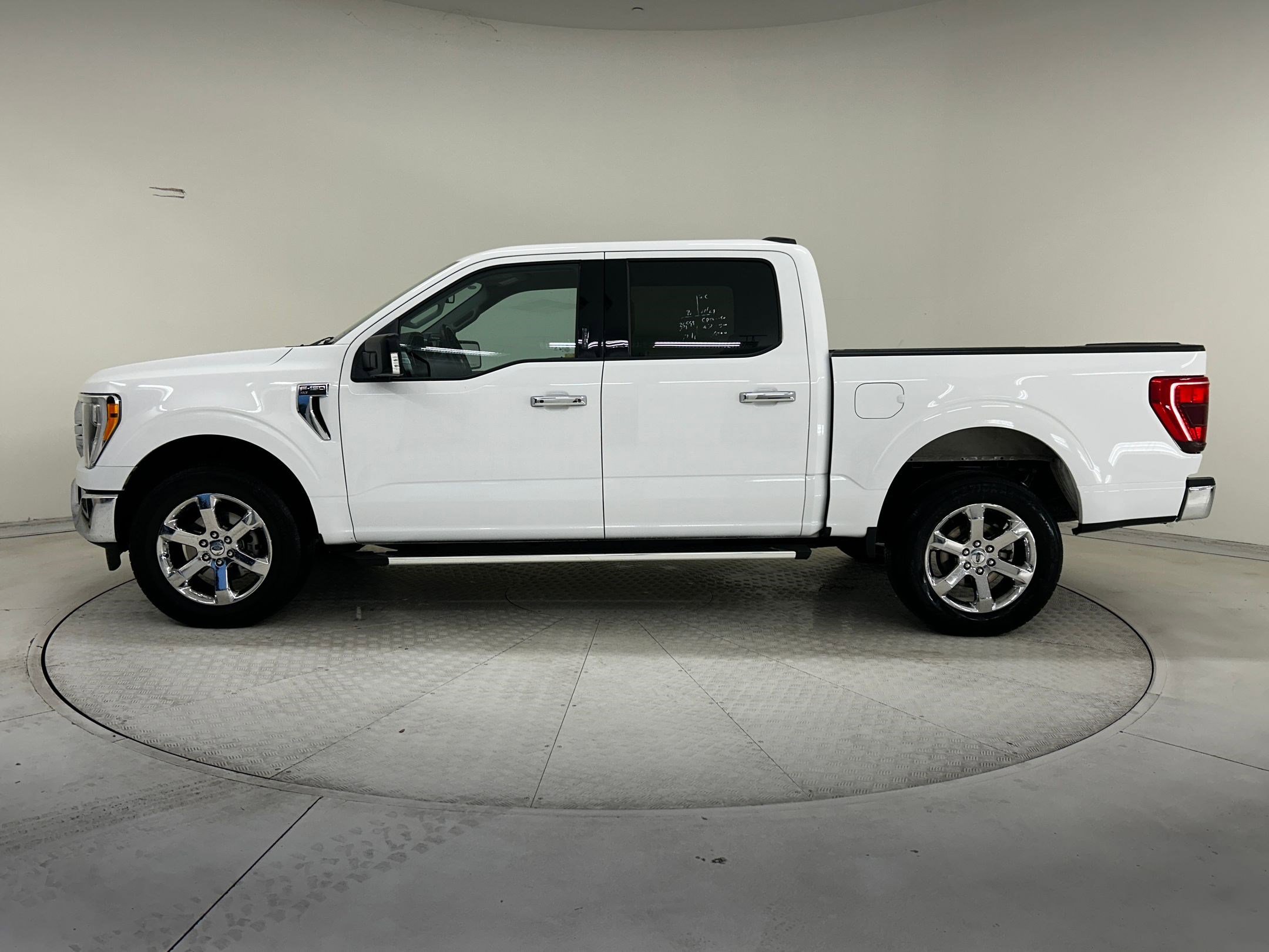 2023 Ford F-150 XLT photo 2