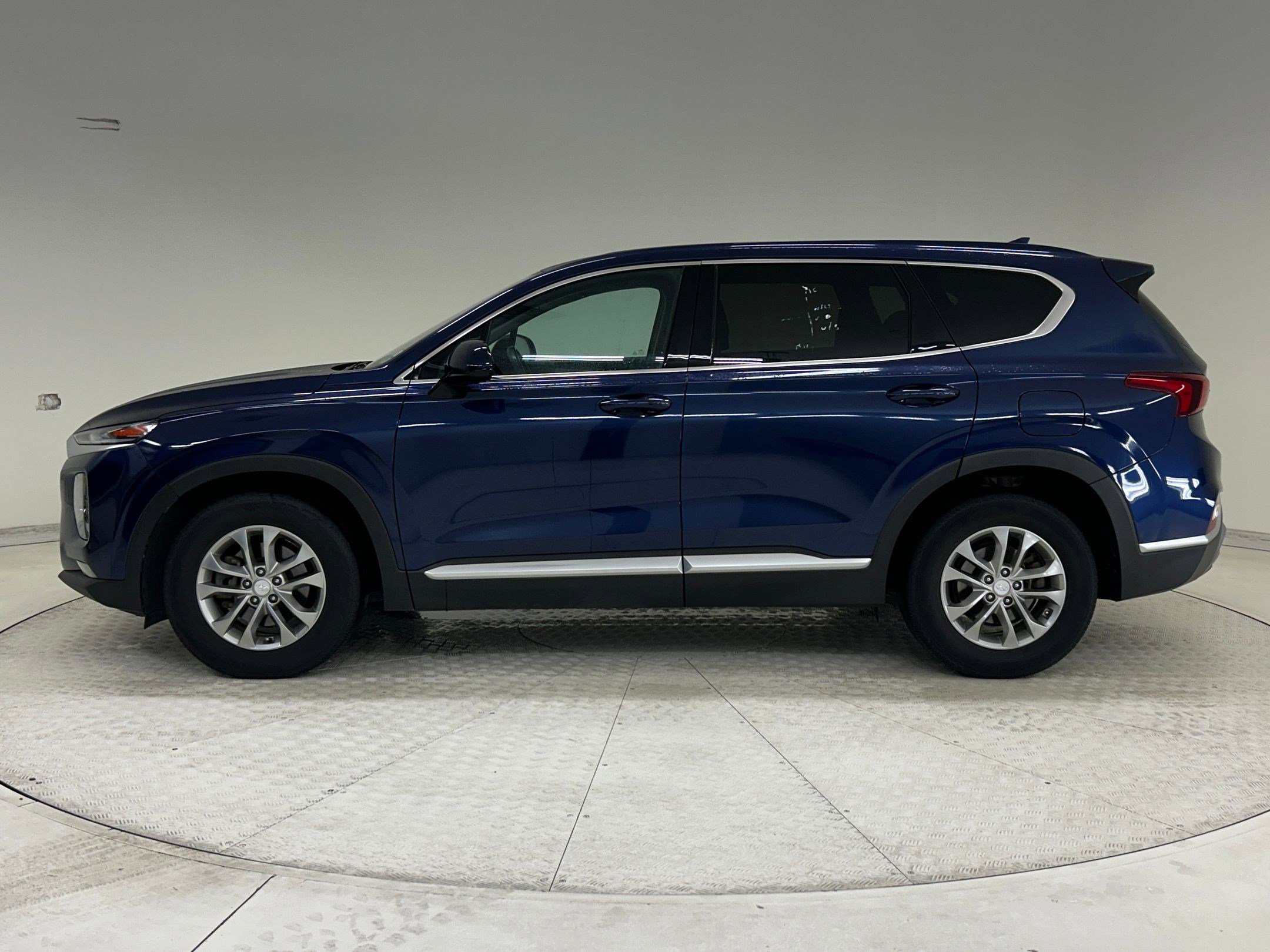 2020 Hyundai Santa Fe SEL photo 2