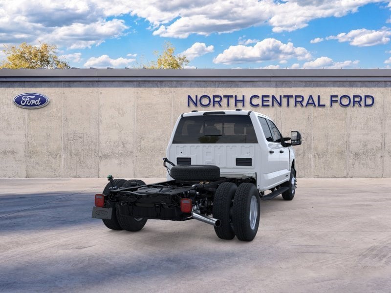 F-350 Chassis F-350&reg; XL Truck Crew Cab