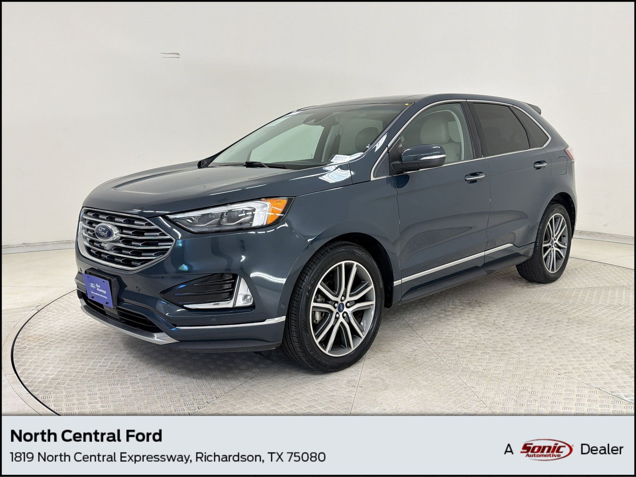 2019 Ford Edge Titanium's photo