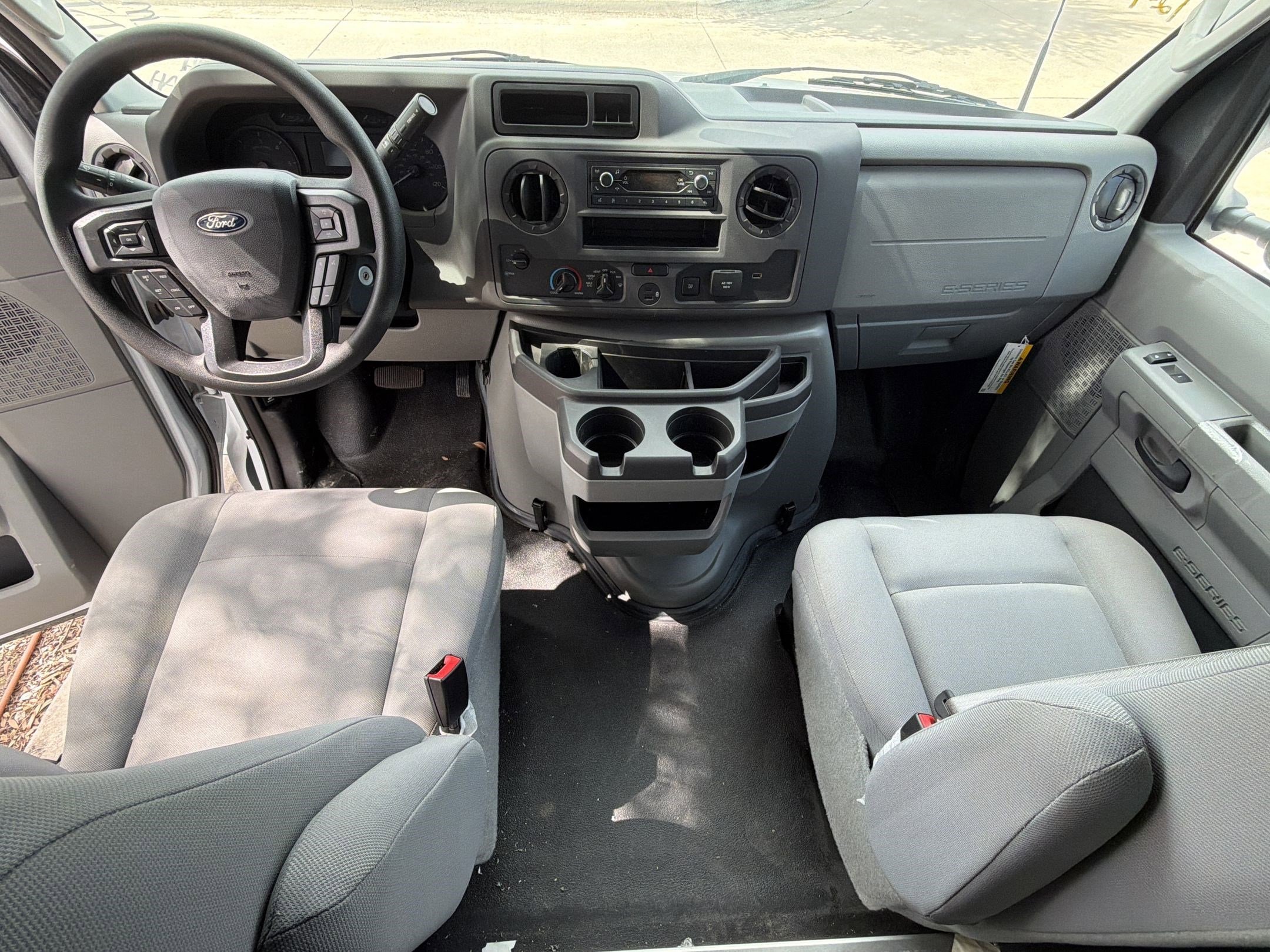2025 Ford E-Series Cutaway Base - Photo 14