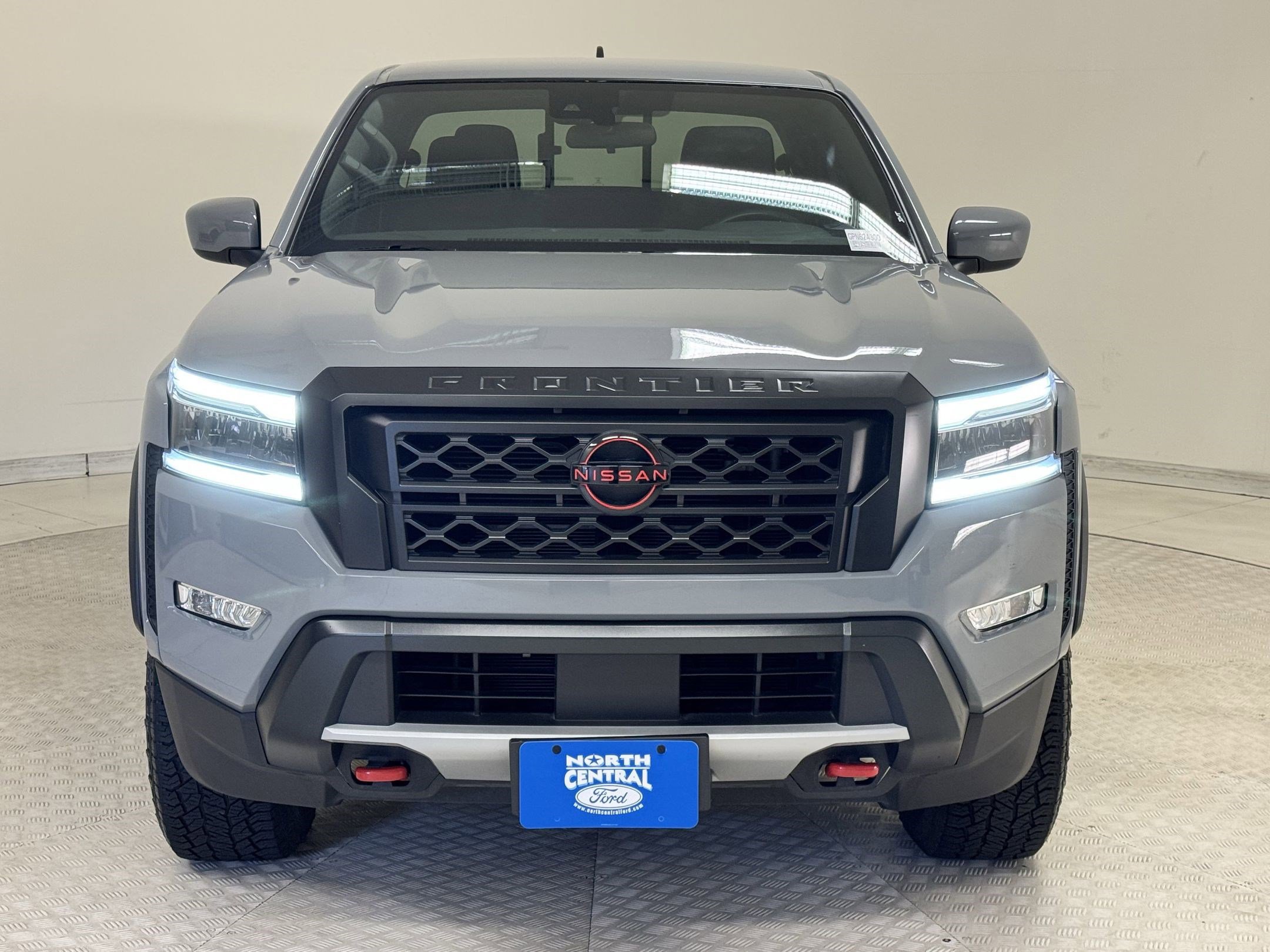 2023 Nissan Frontier PRO-X photo 4