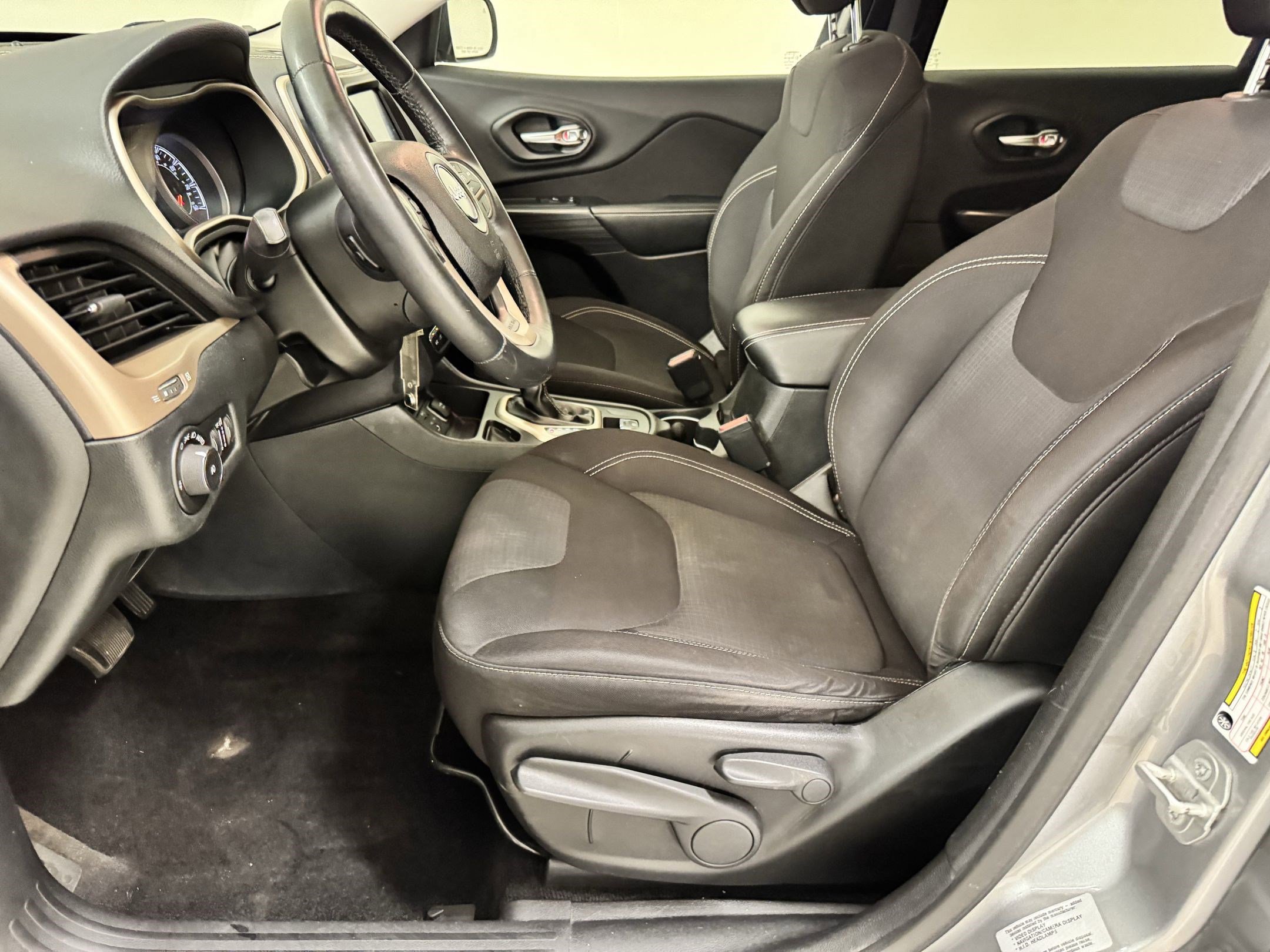 2015 Jeep Cherokee Latitude photo 3