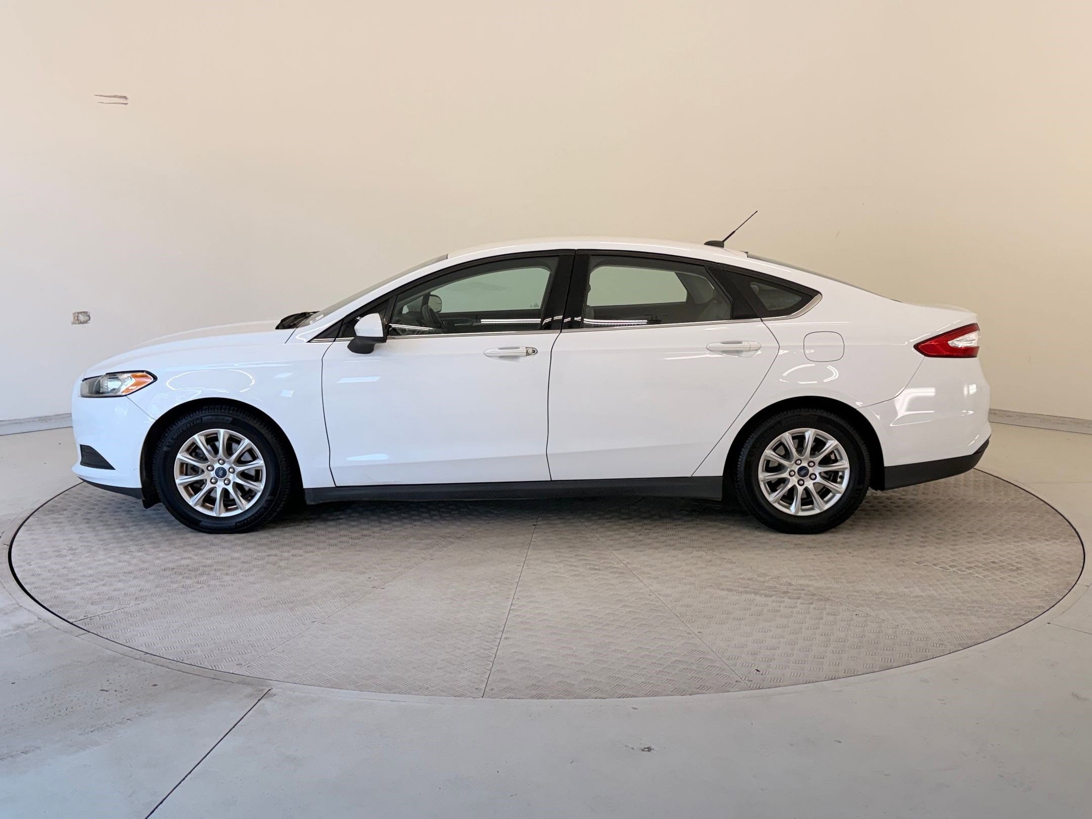 Used 2015 Ford Fusion S with VIN 1FA6P0G73F5118179 for sale in Richardson, TX
