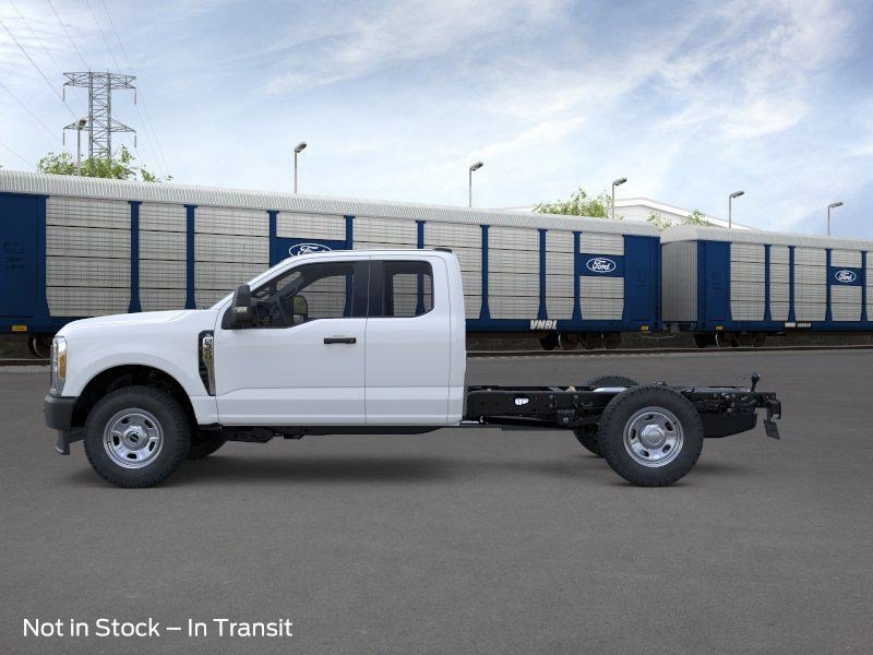 F-350 Chassis Truck Super Cab