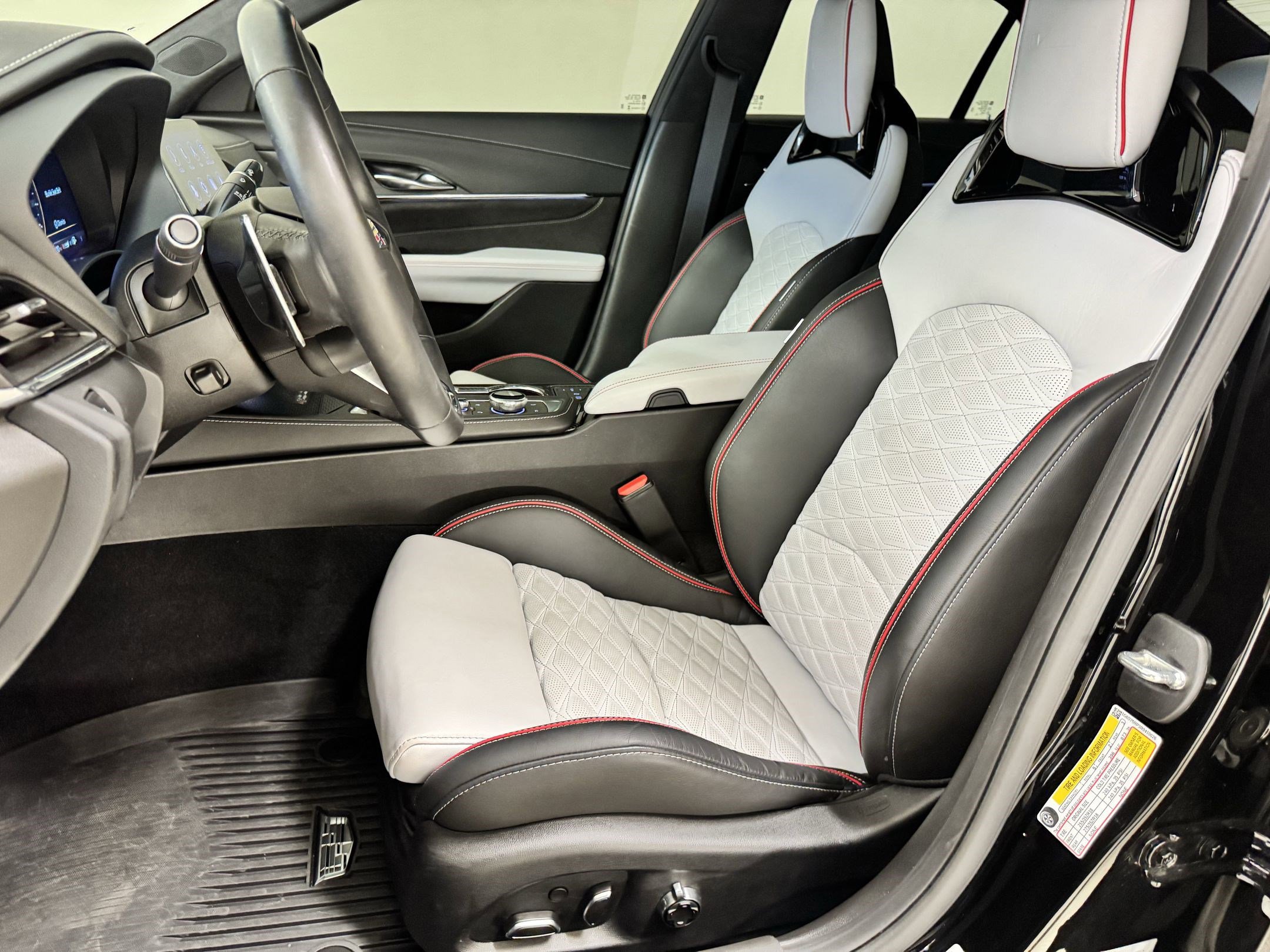 2024 Cadillac CT4 photo 3