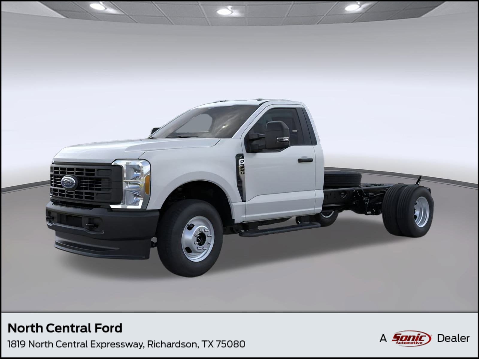 2025 Ford F-350 Super Duty Chassis Cab XL's photo