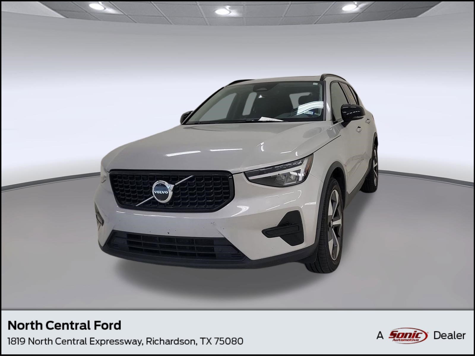 2024 Volvo XC40 B5 Core Bright AWD's photo