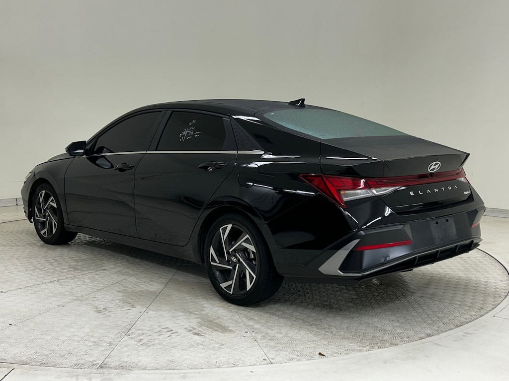 Used 2025 Hyundai Elantra Limited Sedan