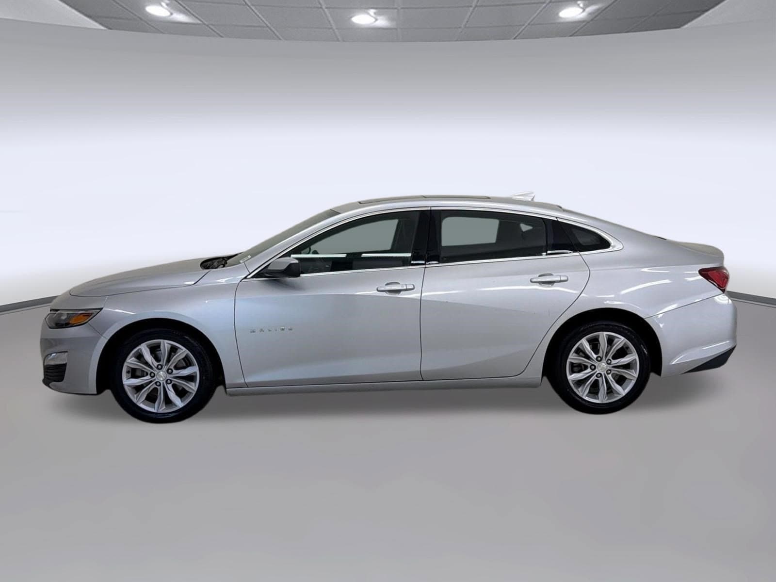 Used 2021 Chevrolet Malibu 1LT with VIN 1G1ZD5ST1MF016820 for sale in Richardson, TX