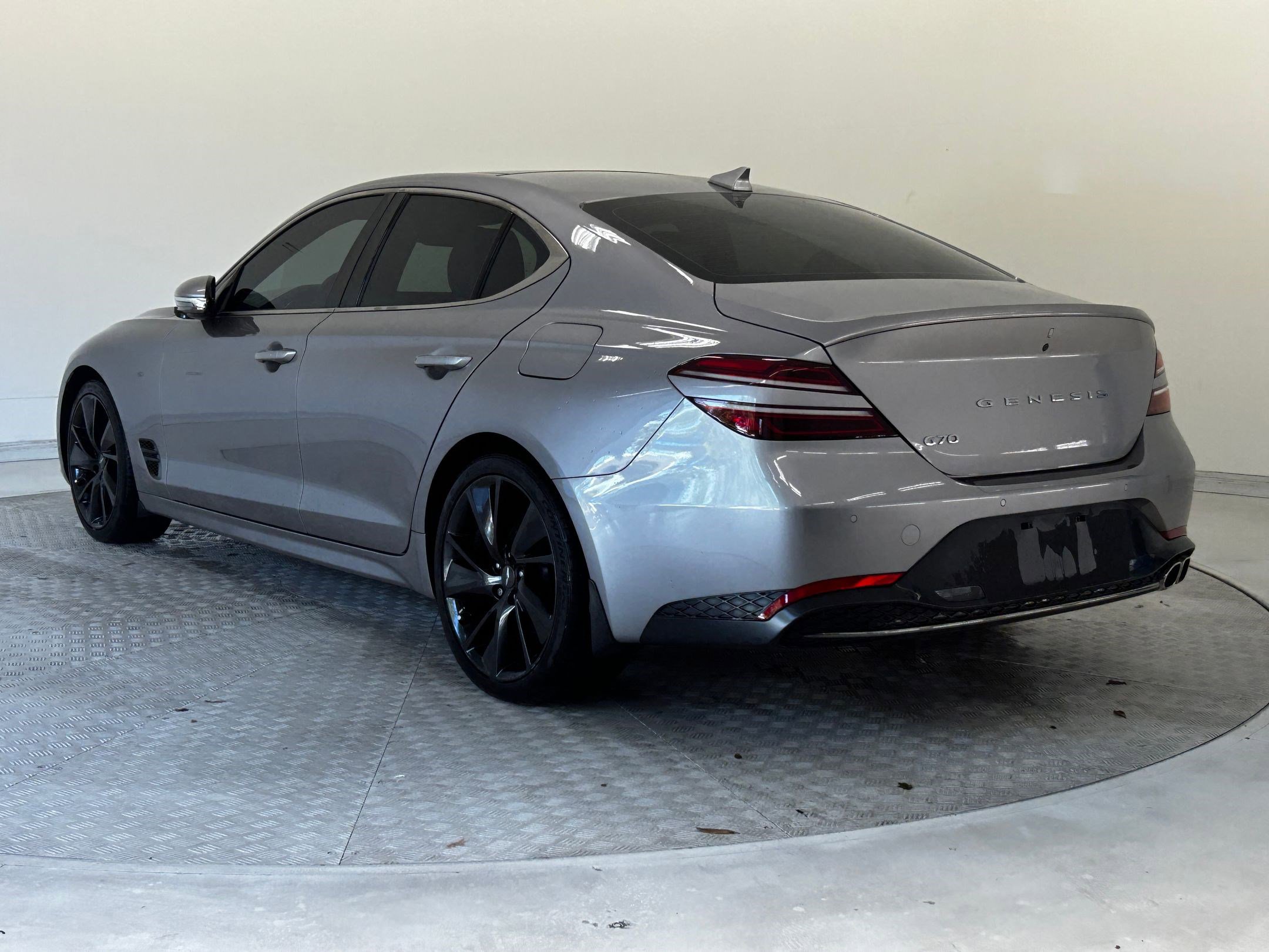 2023 Genesis G70 2.0T photo 3