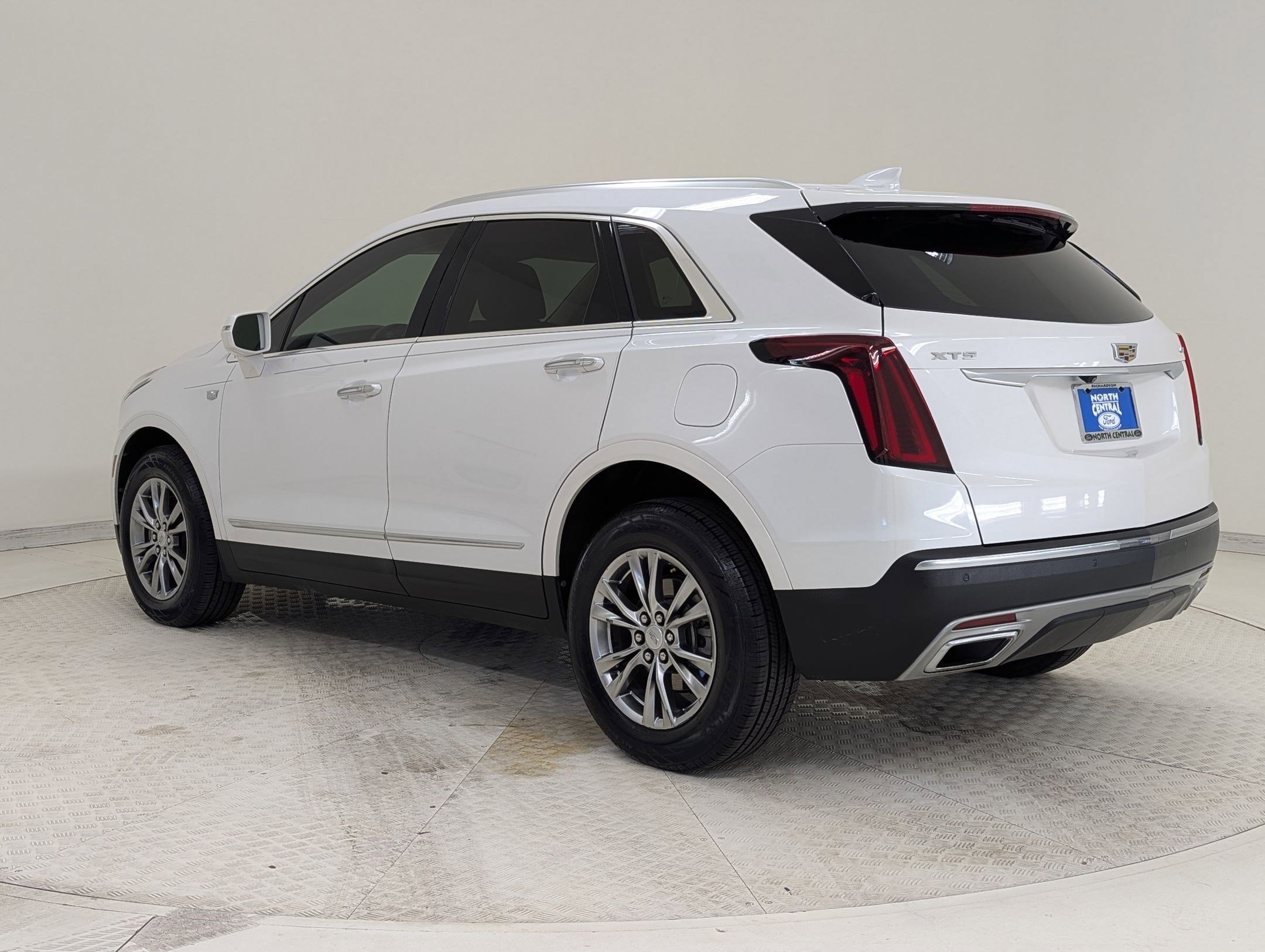 2020 Cadillac XT5 Premium Luxury photo 2
