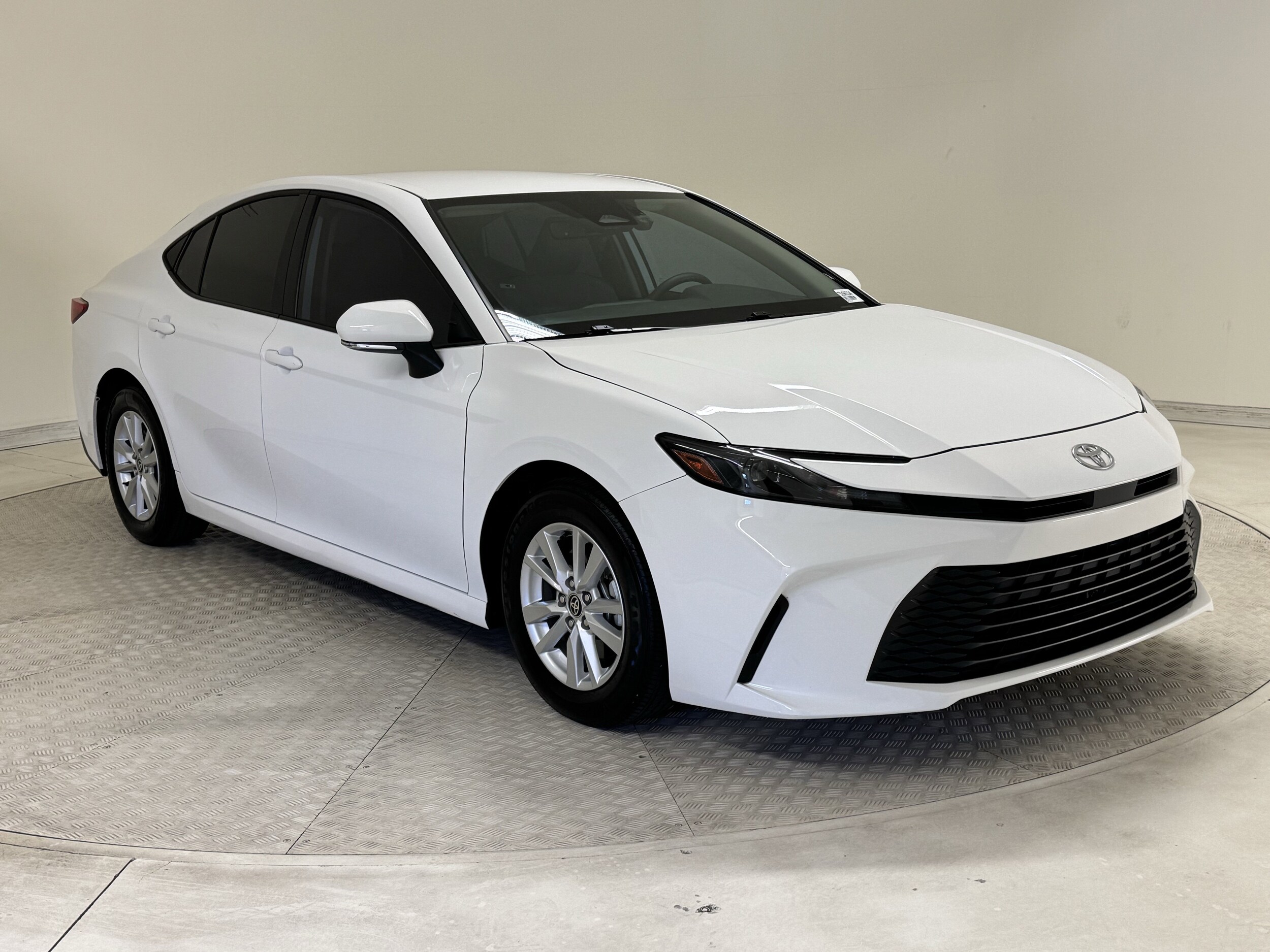 2025 Toyota Camry LE photo 3