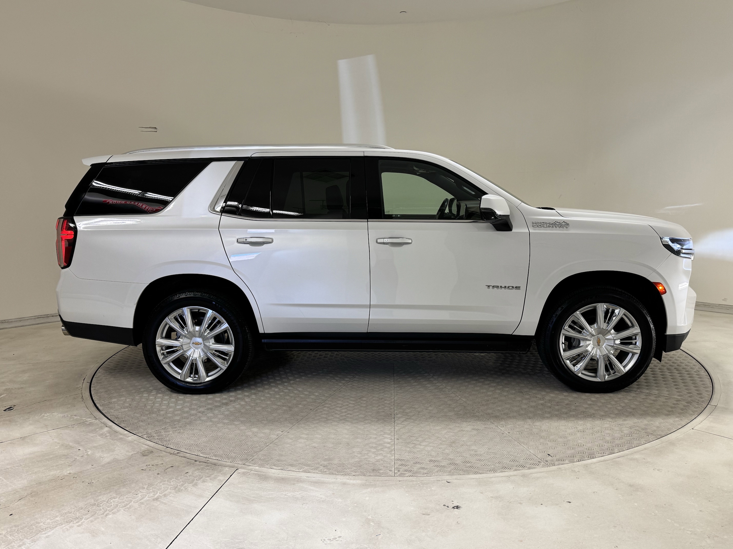 2023 Chevrolet Tahoe High Country photo 3